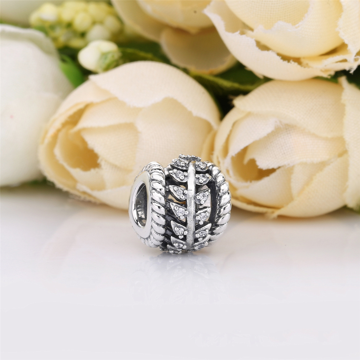 PANDORA Dazzling Grain Swirls Bedel 797597CZ