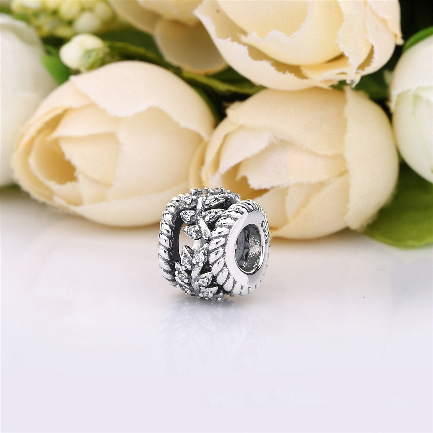 PANDORA Dazzling Grain Swirls Bedel 797597CZ