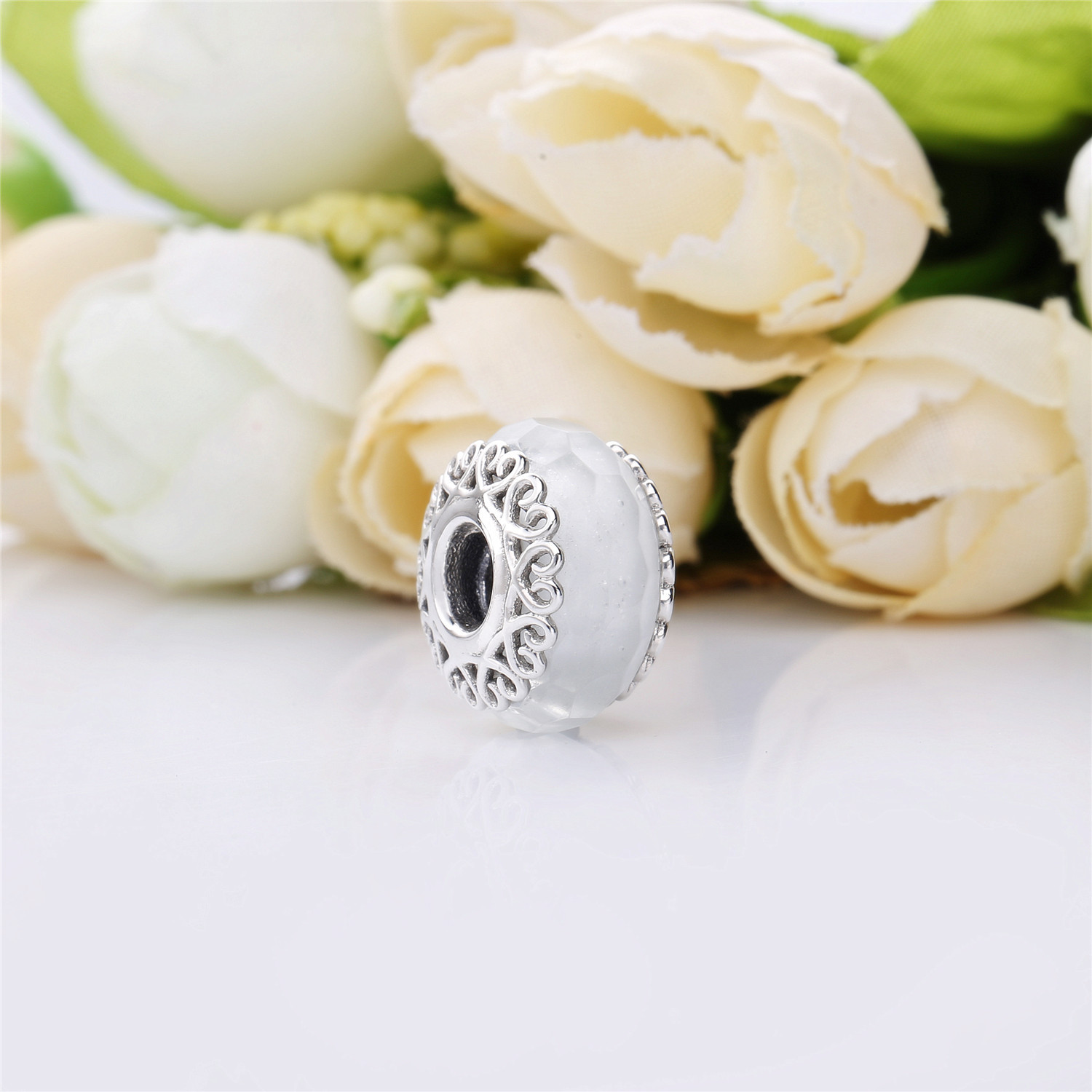 PANDORA Iridescent White Glass Bedel 797617