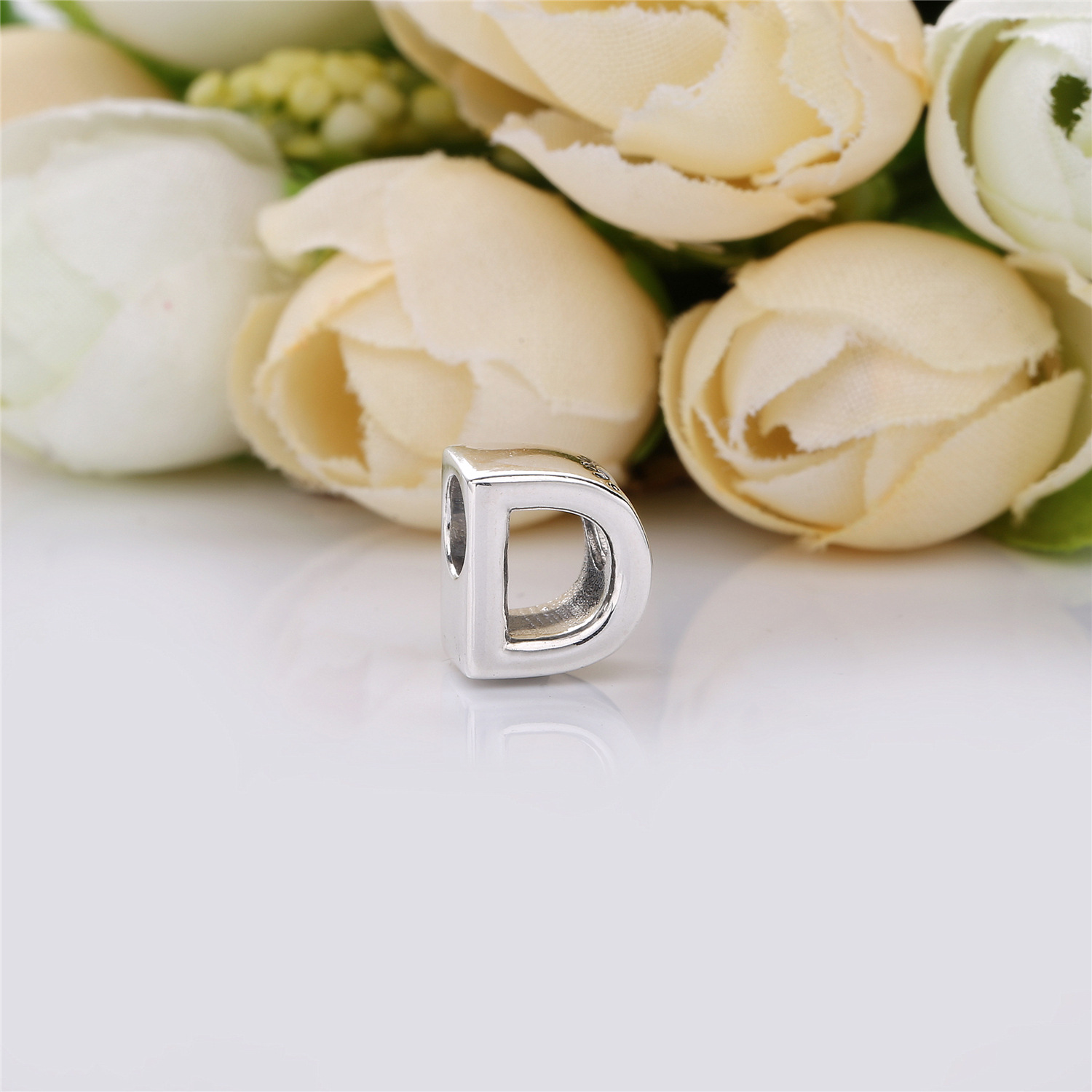 PANDORA Letter D Bedel 797458