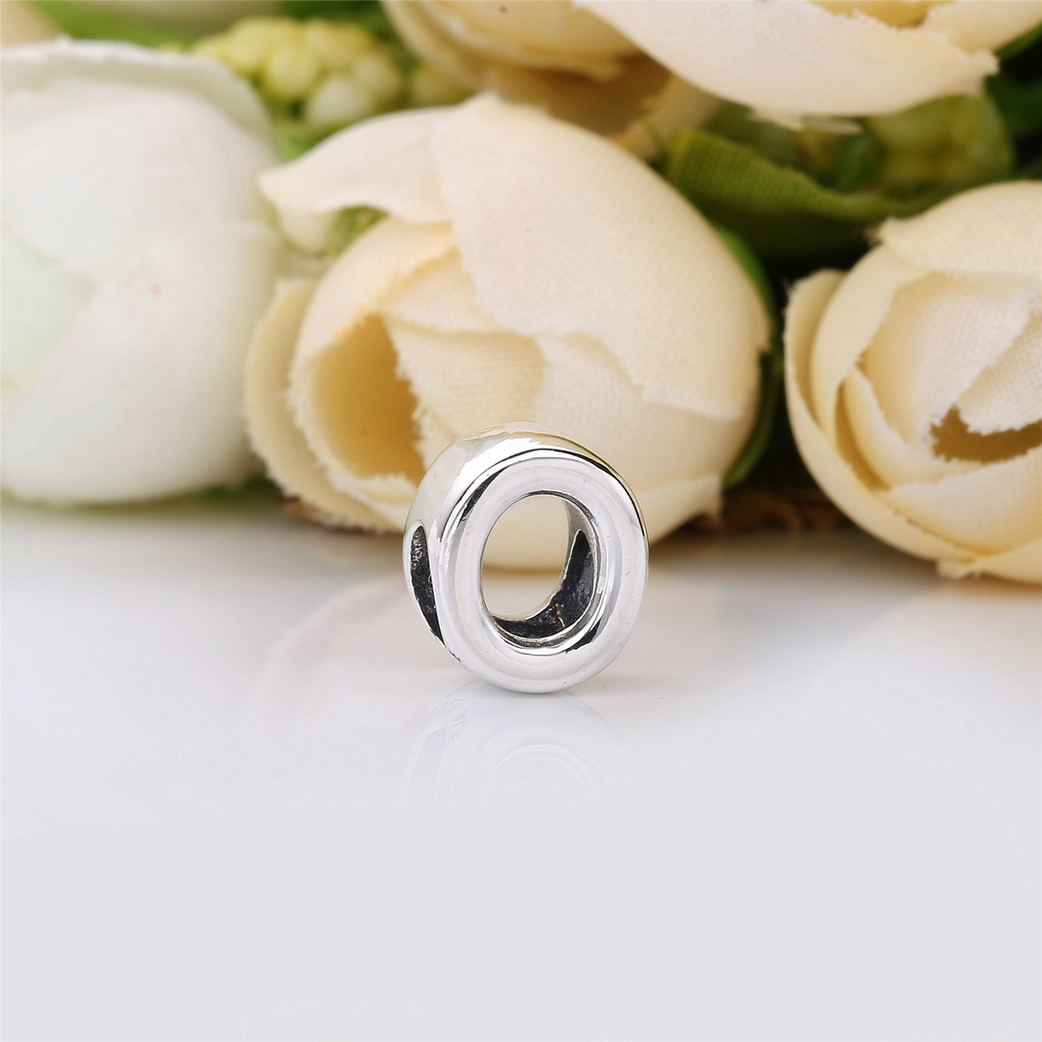 PANDORA Letter O Bedel 797469