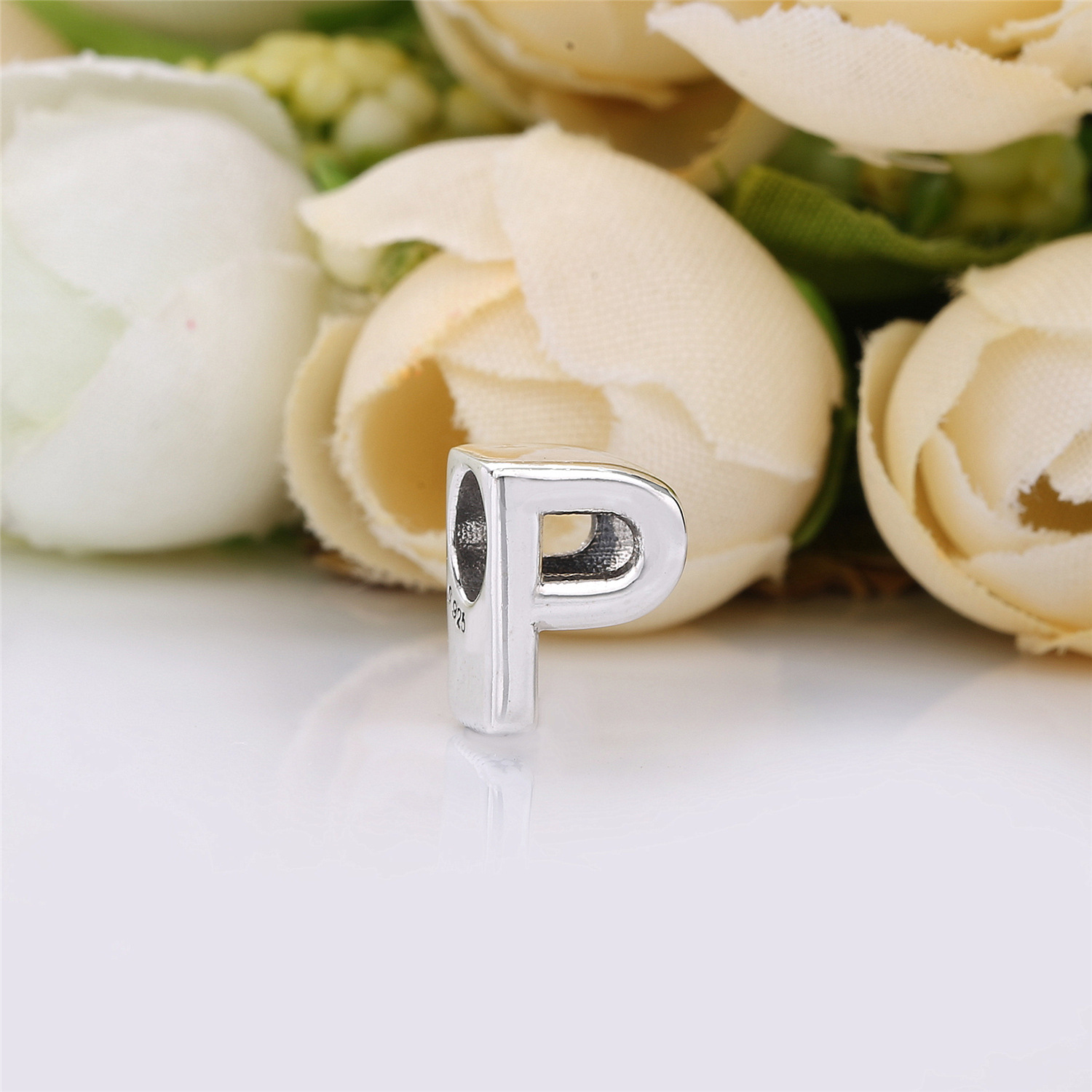 PANDORA Letter P Bedel 797470