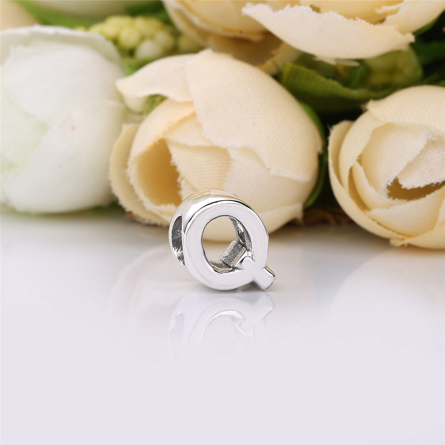 PANDORA Letter Q Bedel 797471