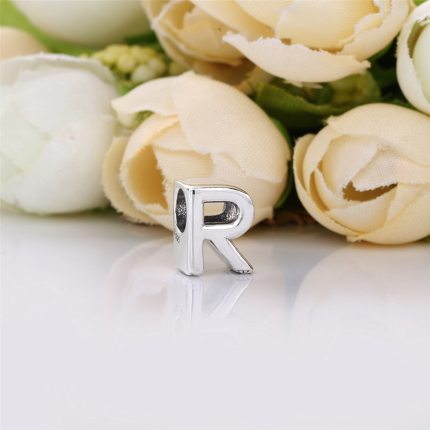 PANDORA Letter R Bedel 797472