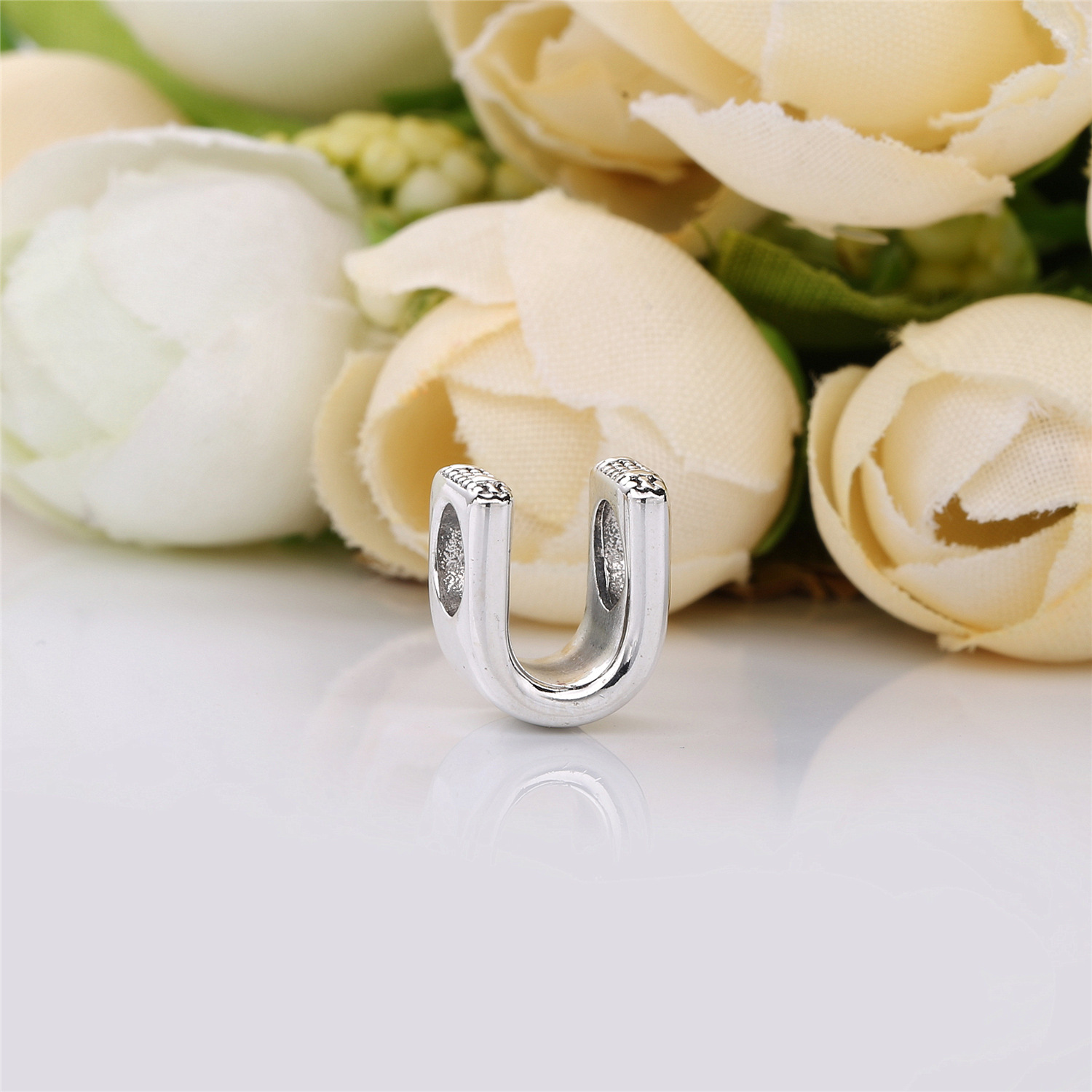 PANDORA Letter U Bedel 797475