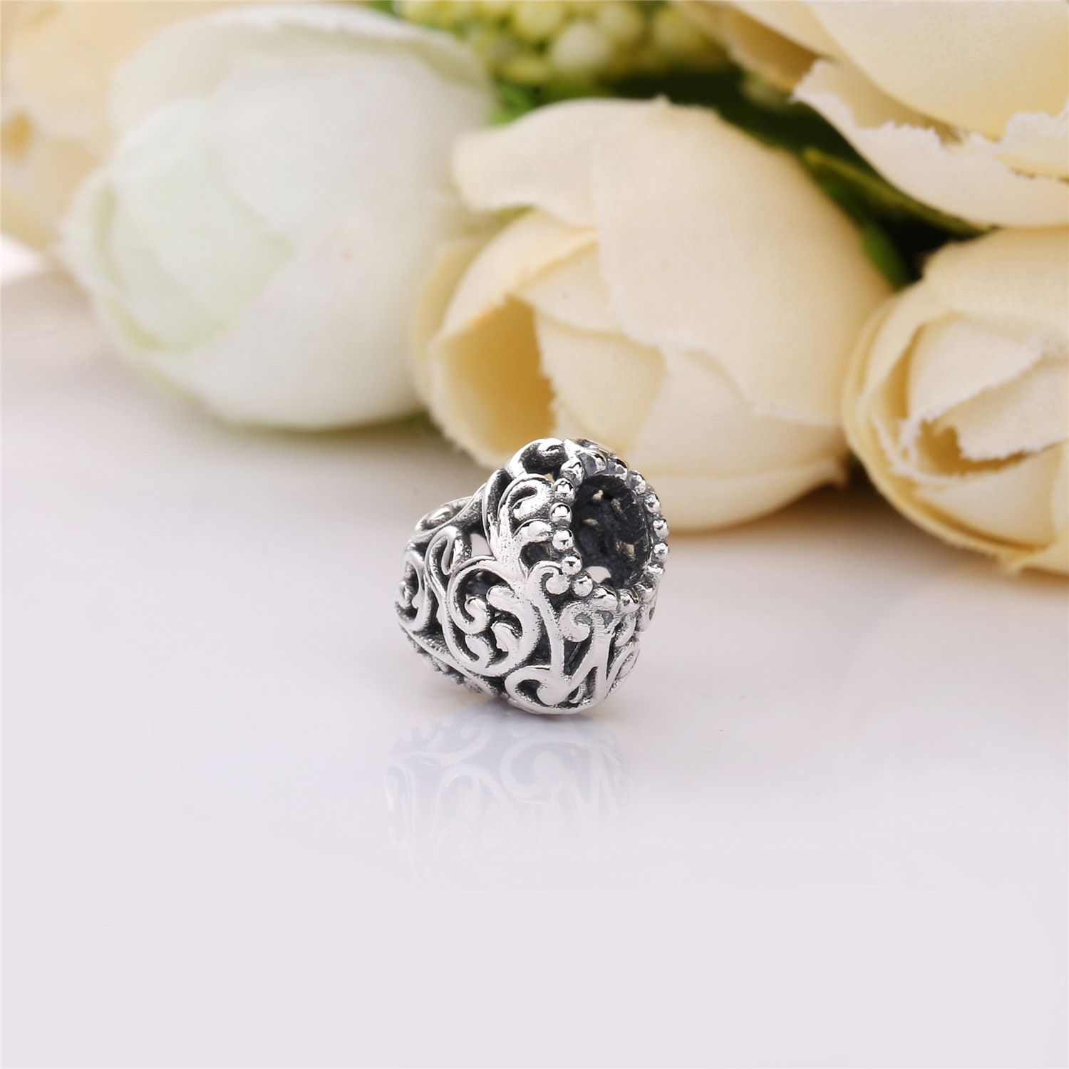 PANDORA Regal Heart Bedel 797672