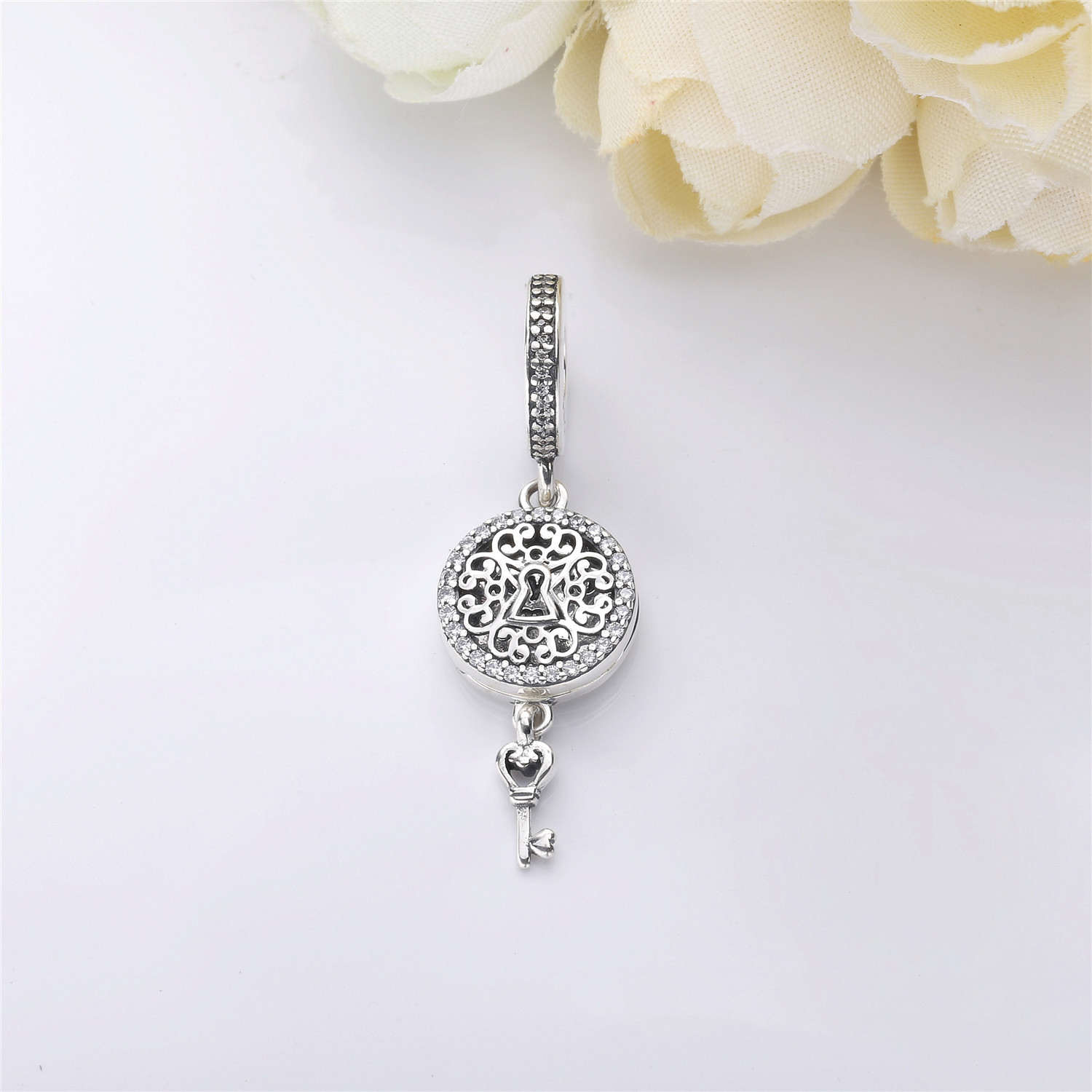 PANDORA Regal Love Key Bedel 797660CZ