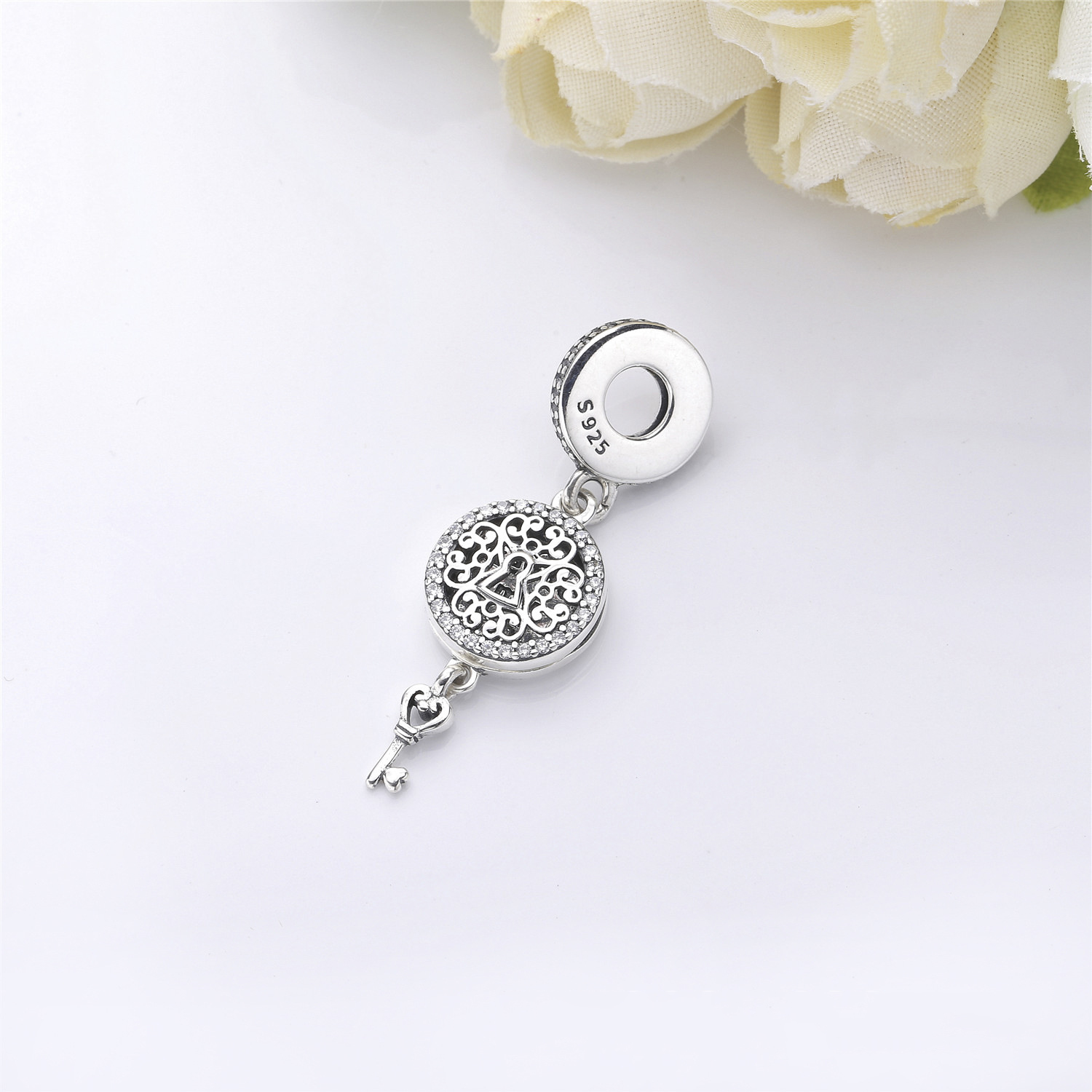 PANDORA Regal Love Key Bedel 797660CZ