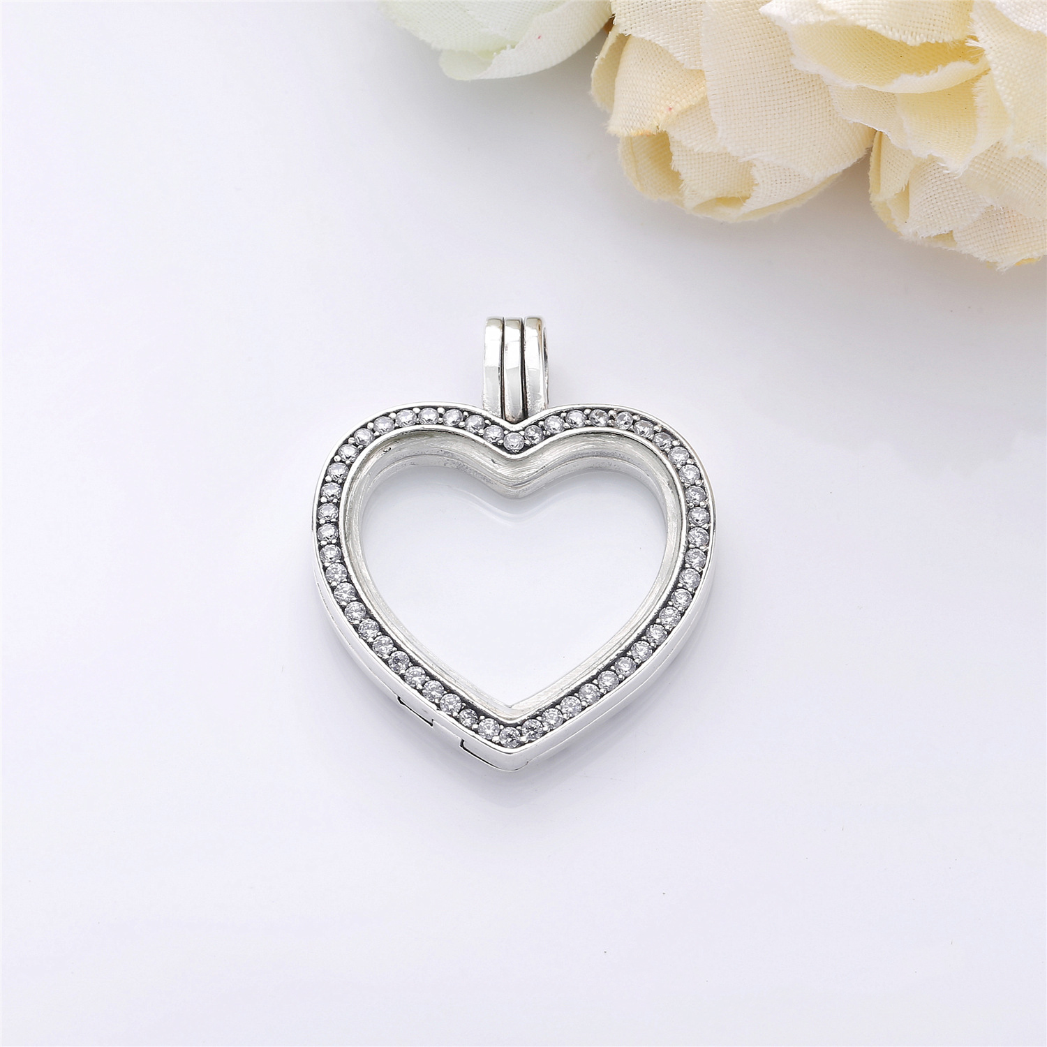 Sparkling Pandora Floating Heart Locket Bedel 797248CZ