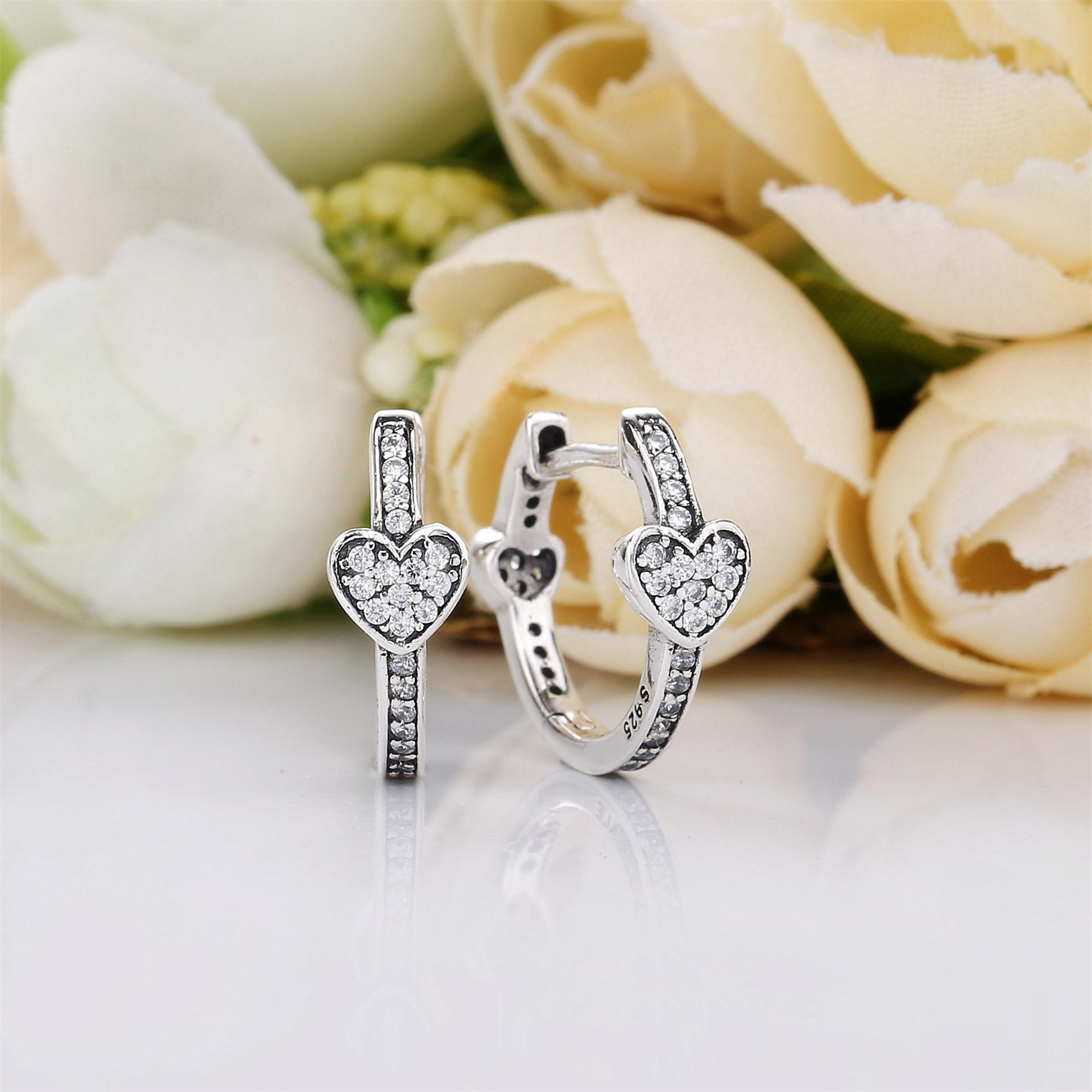 PANDORA Alluring Hearts Oorbellen 297290CZ