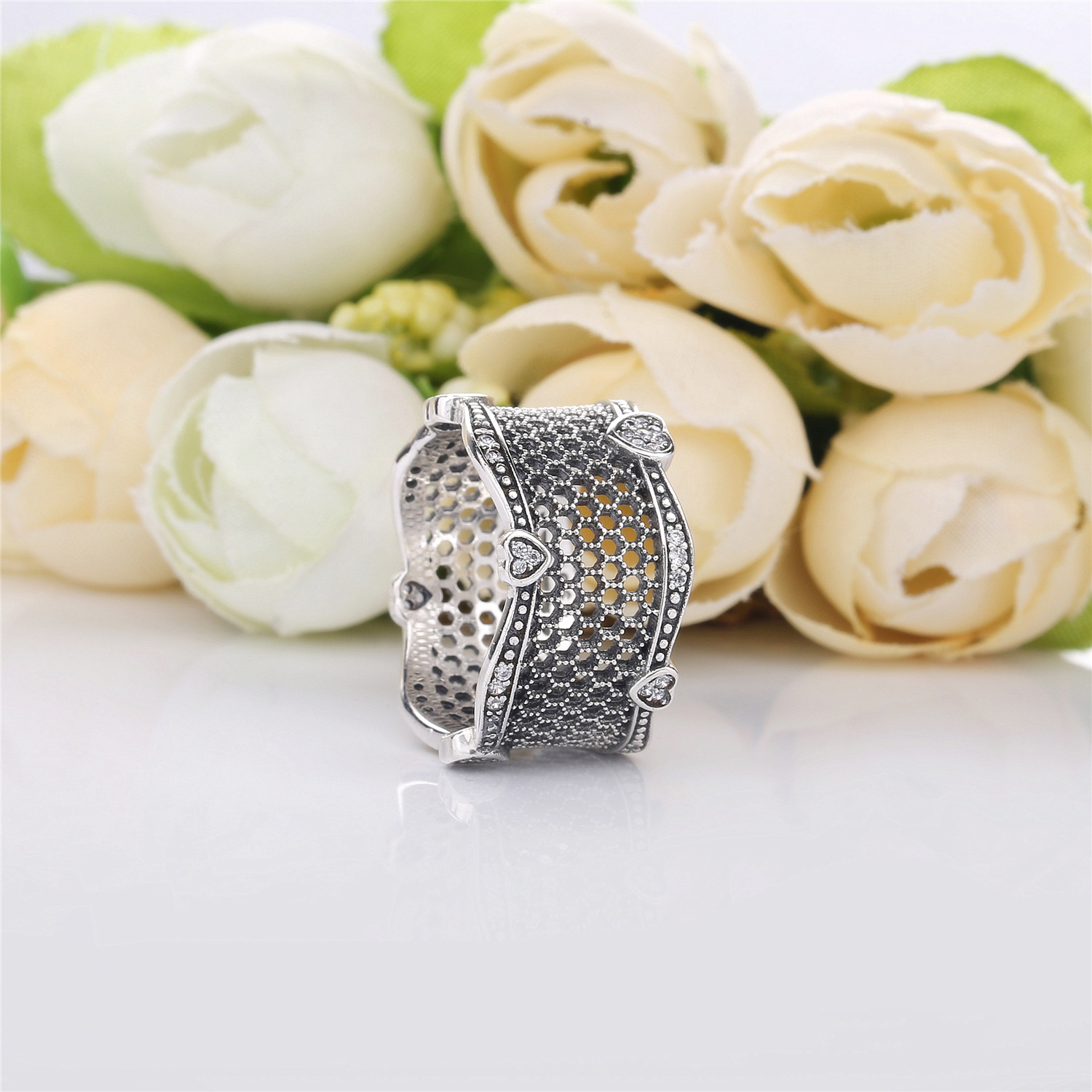 PANDORA Lace Of Love Ring 197706CZ