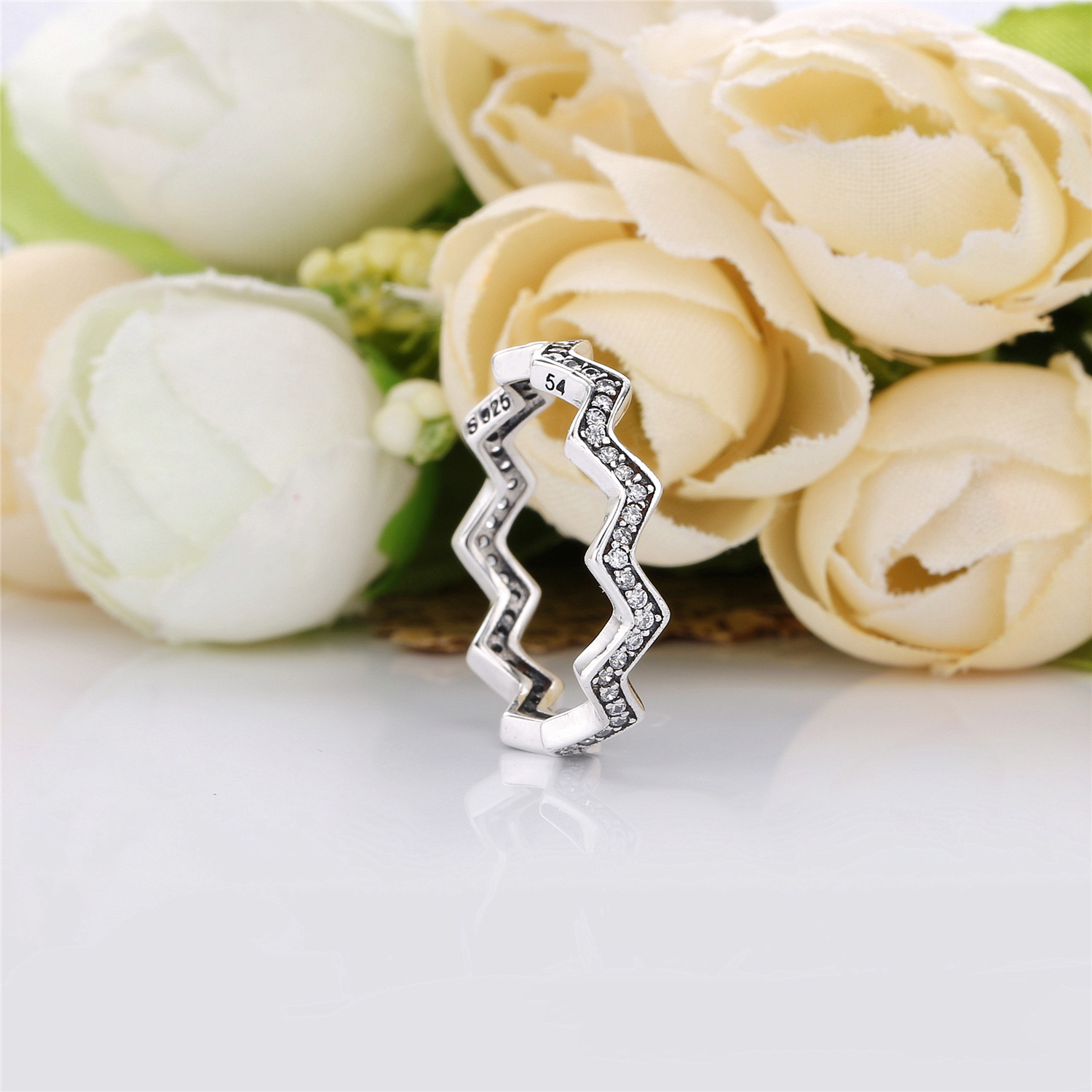 PANDORA Shimmering Zigzag Ring 197751CZ