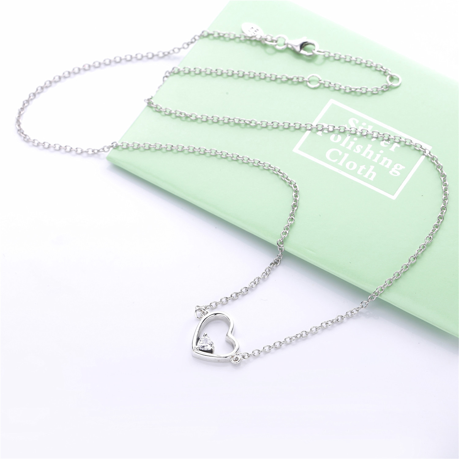 Pandora Zilveren Asymmetrisch Hart Van Liefde Ketting 397797CZ