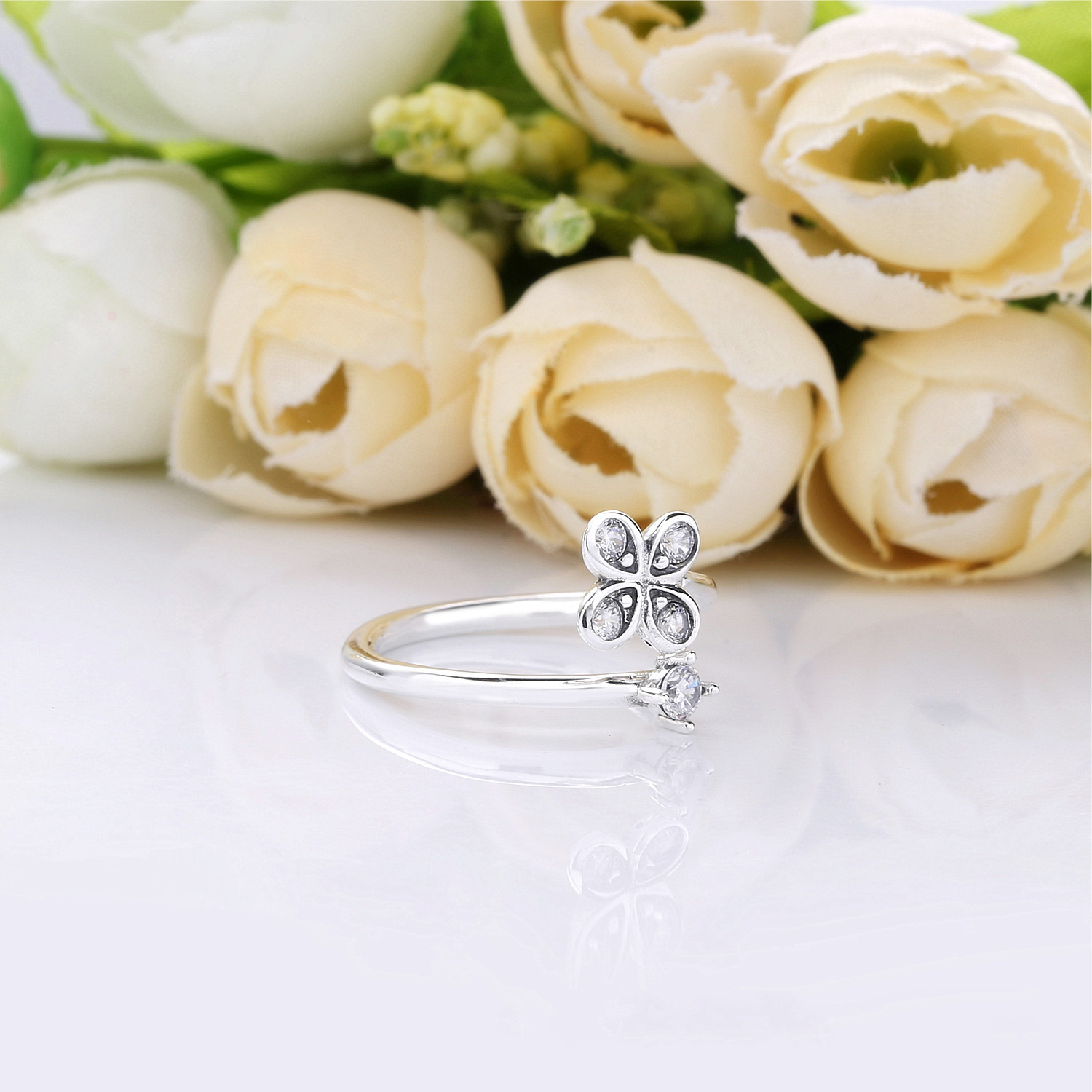 Pandora Zilveren Vier-Petal Bloemen Gedraaid Ring 197988CZ