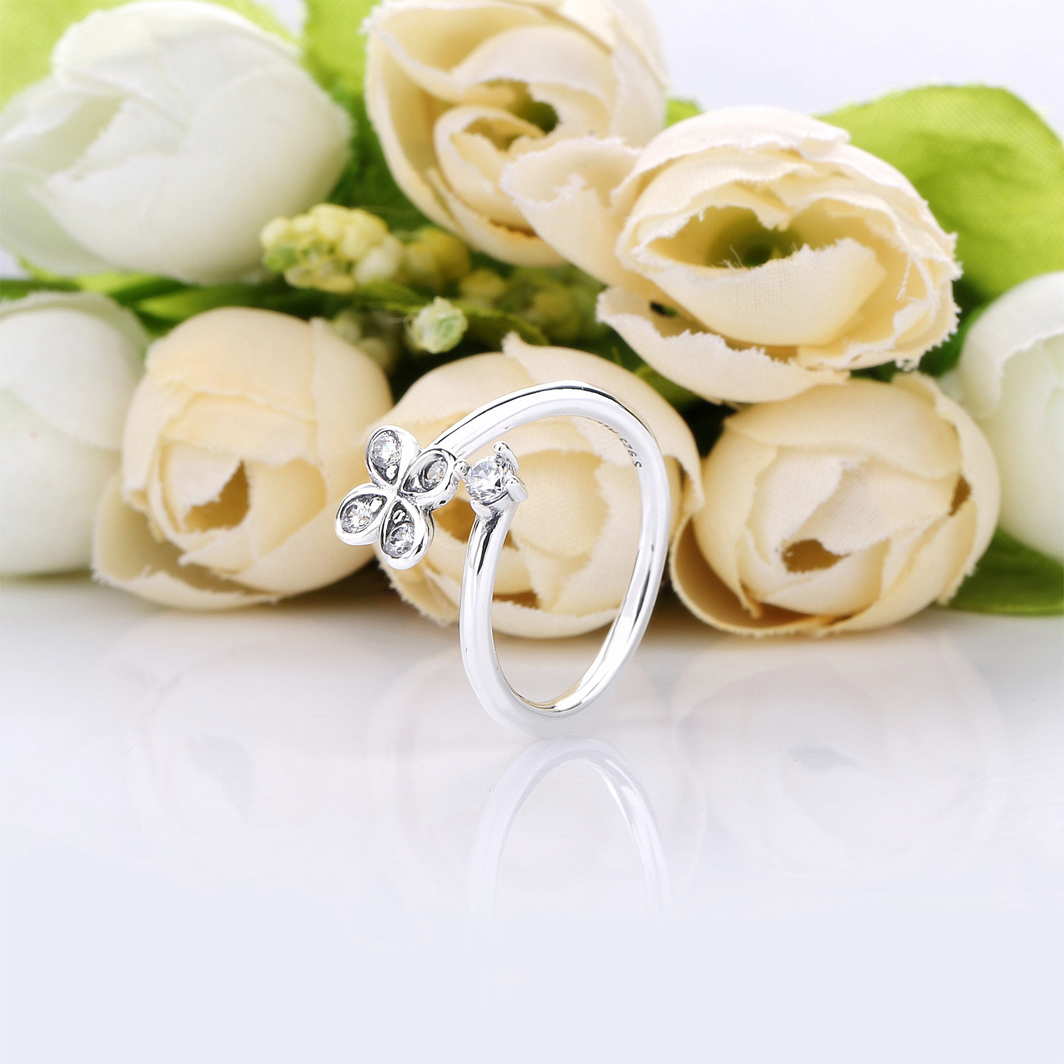 Pandora Zilveren Vier-Petal Bloemen Gedraaid Ring 197988CZ