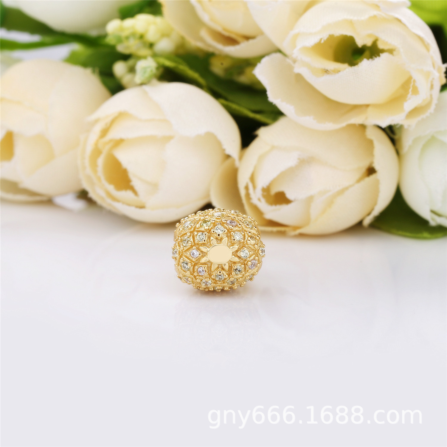 Pandora Golden Pineapple Bedel - 767904CCZ