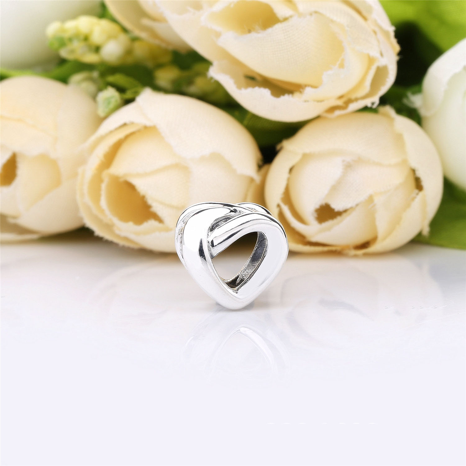 Pandora Knotted Heart Bedel - 798081