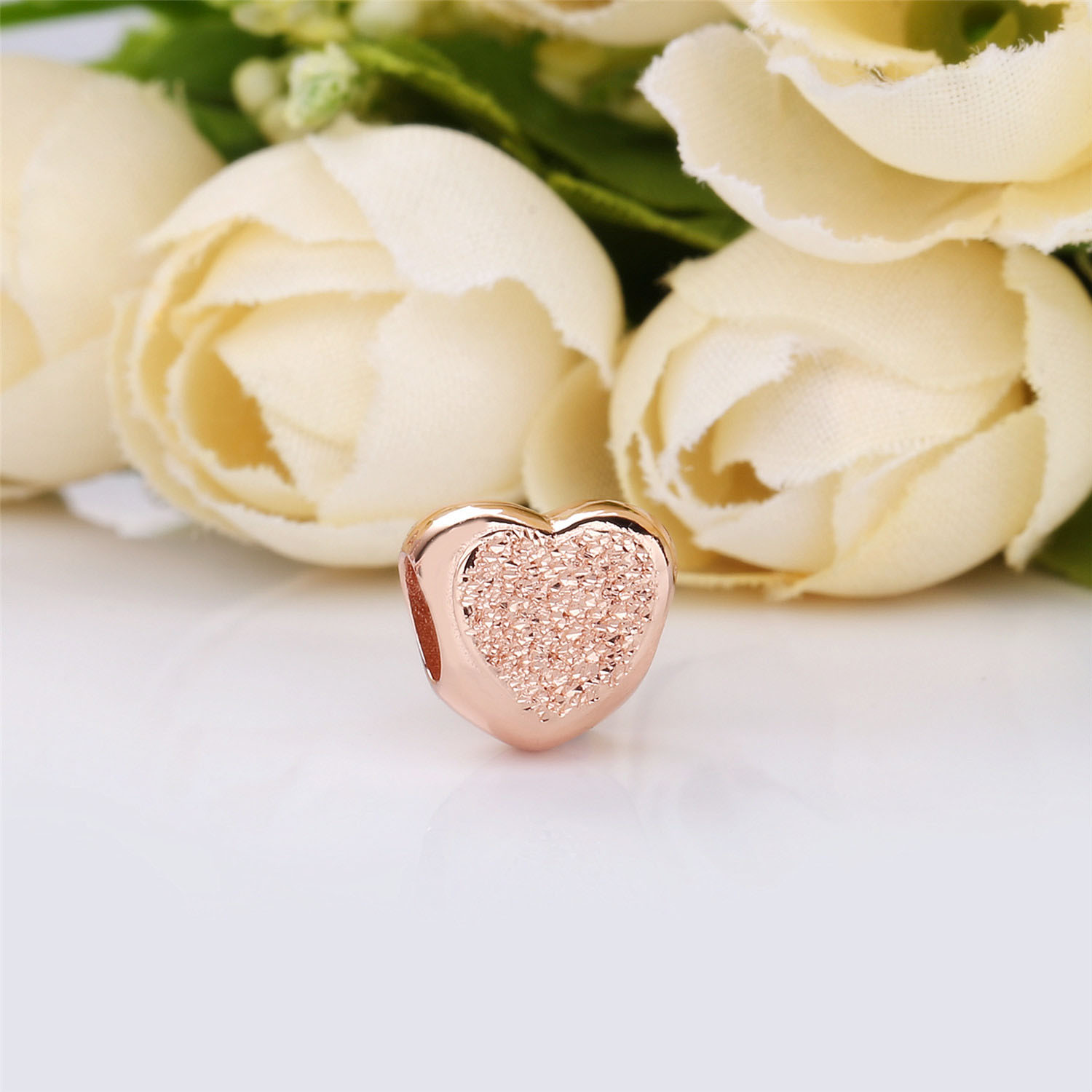 Pandora Matte Brilliance Heart Bedel - 787881