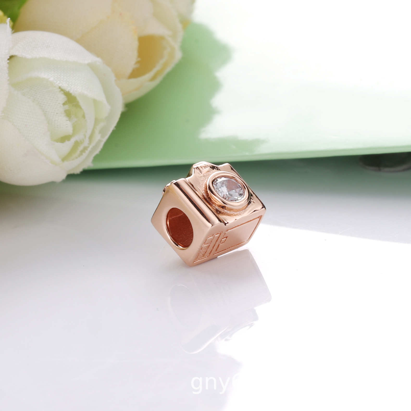 Pandora Rose Camera Bedel 787986CZ