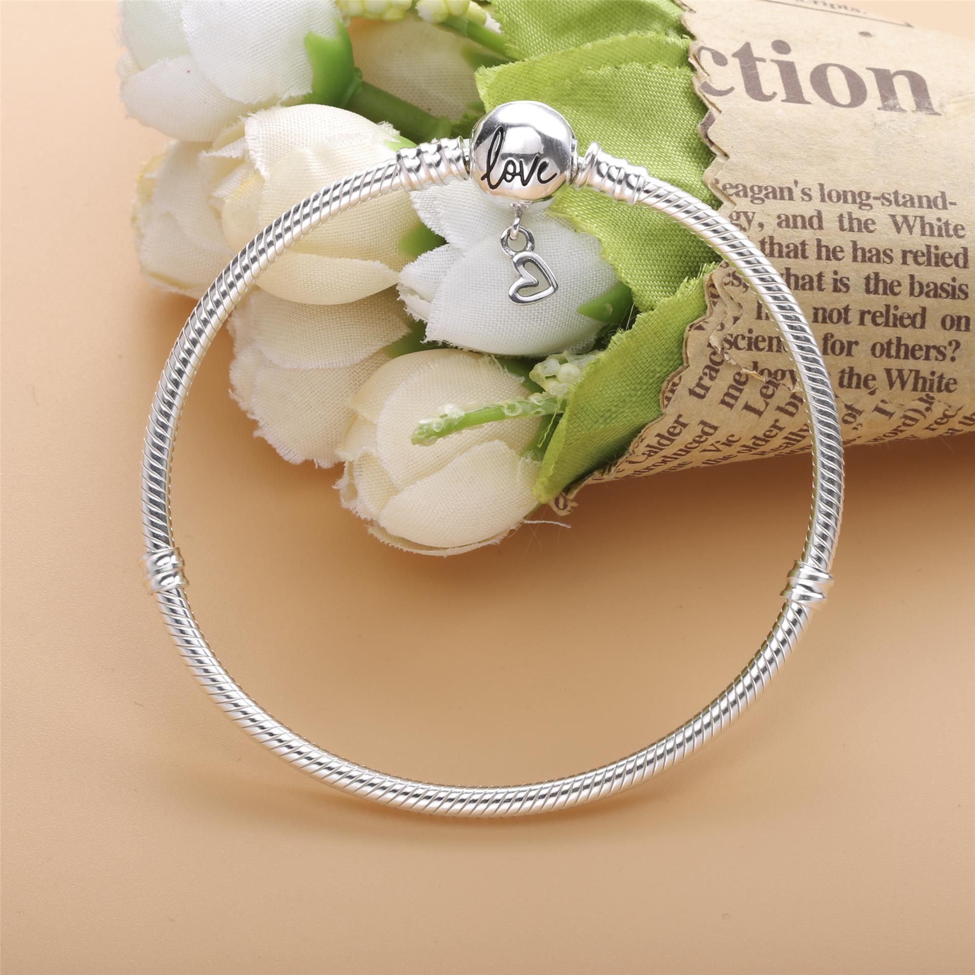 Pandora Moments Infinity Bangle Met Hartsluiting - 598891C00