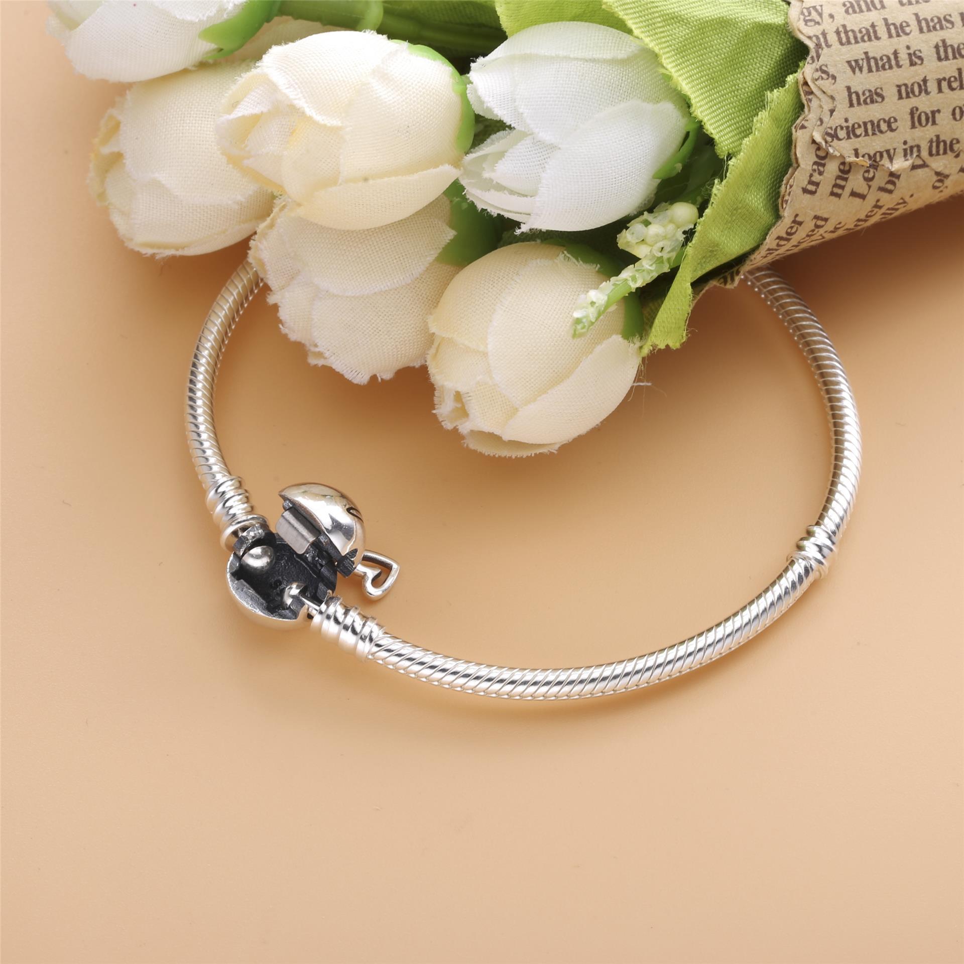 Pandora Moments Infinity Bangle Met Hartsluiting - 598891C00