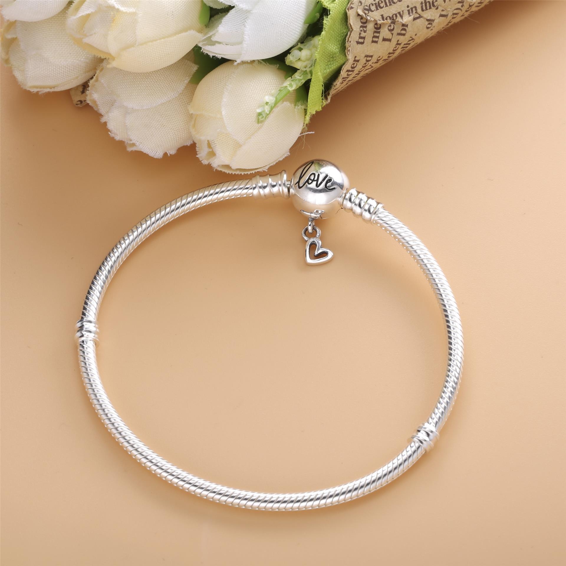 Pandora Moments Infinity Bangle Met Hartsluiting - 598891C00