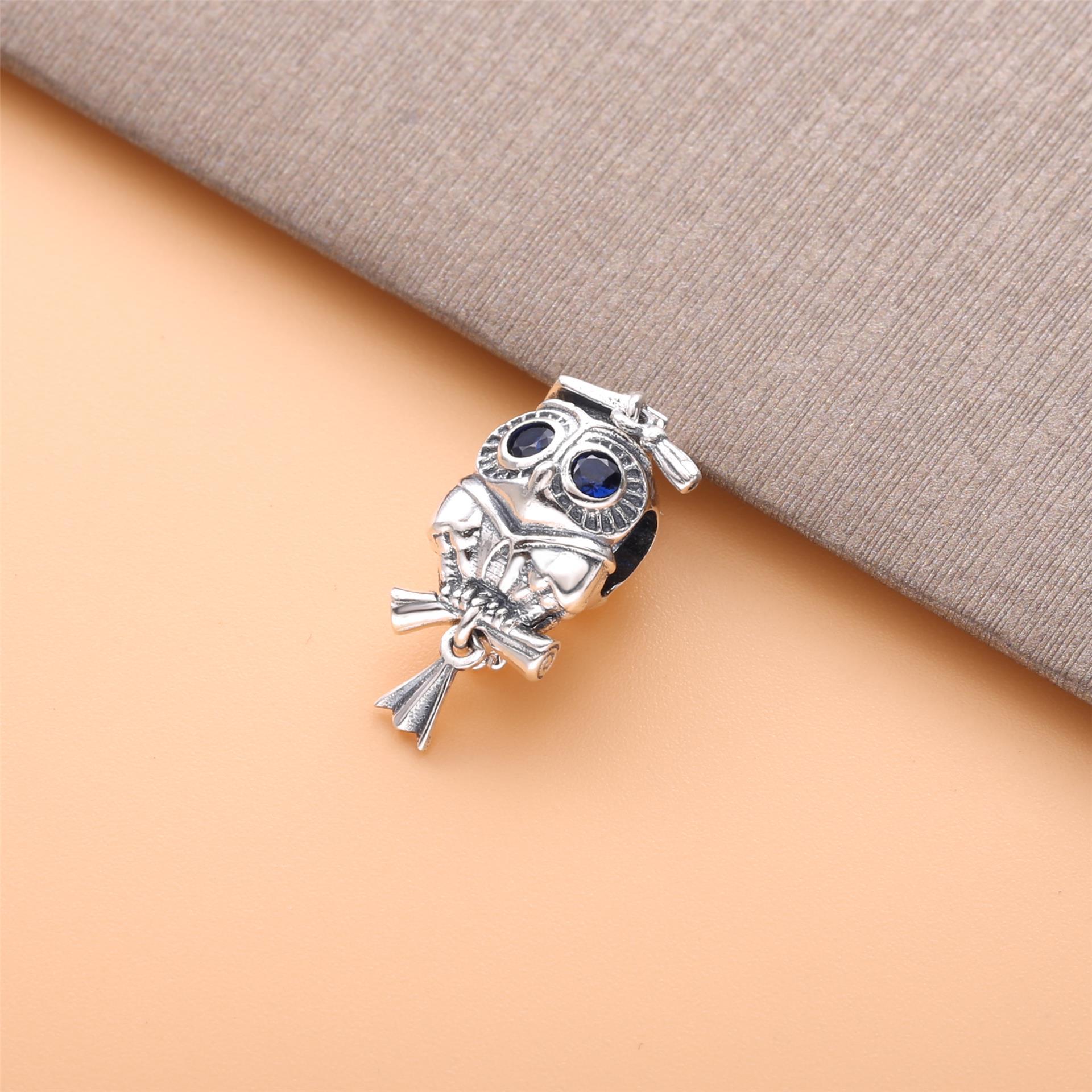 PANDORA Wise Owl Graduation Bedel - 798907C01