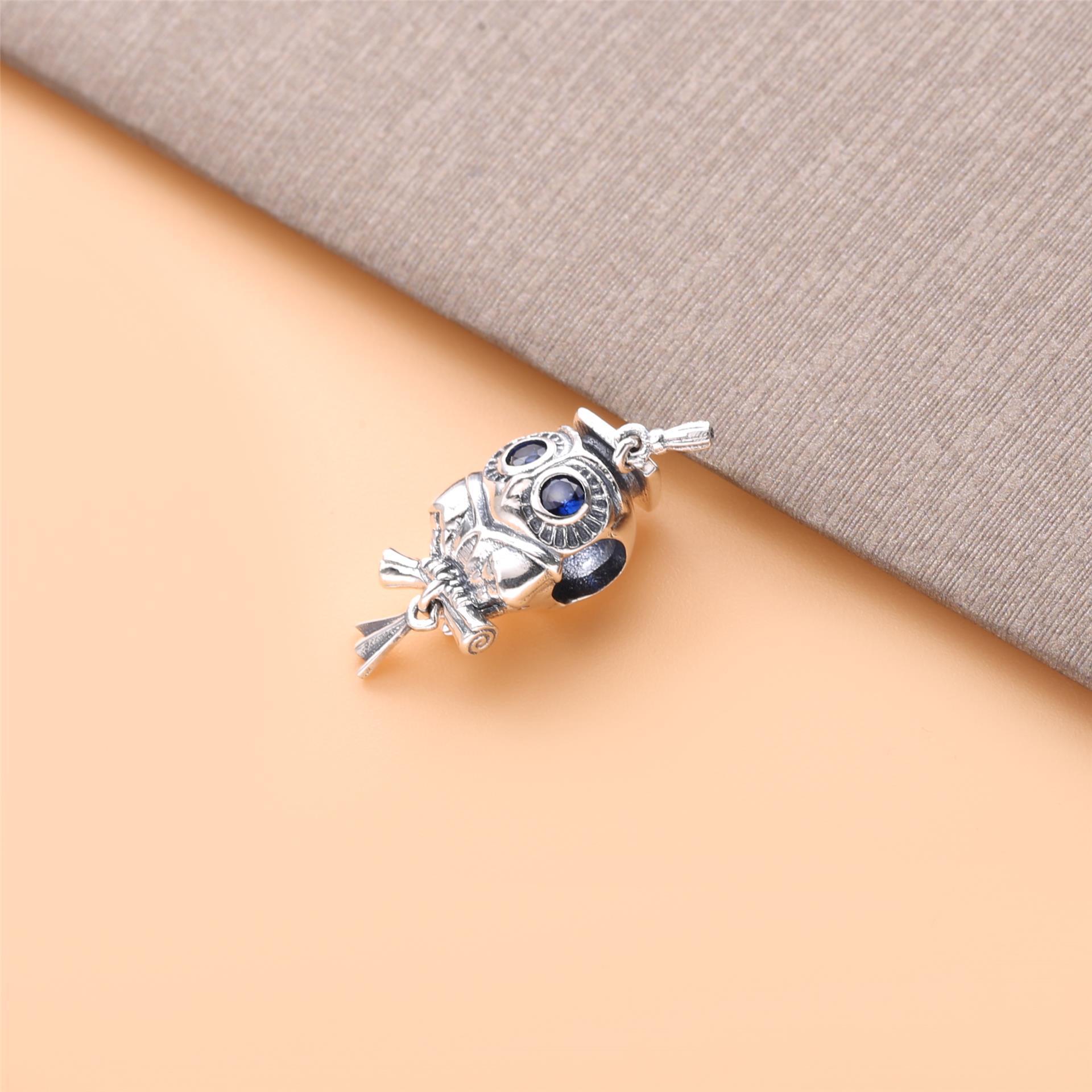 PANDORA Wise Owl Graduation Bedel - 798907C01