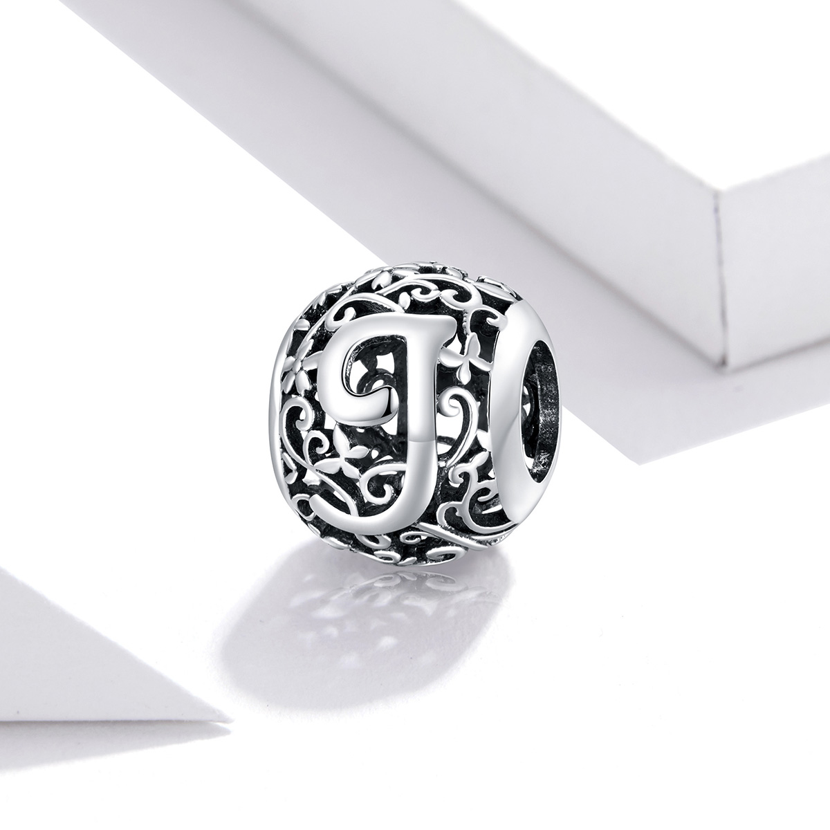 Pandora Style Opengewerkte bloemenletter J Bedel - SCC1444-J