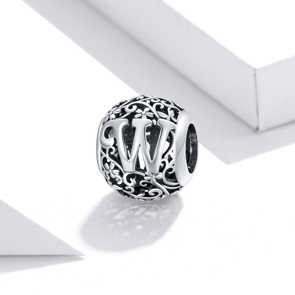 Pandora Style Opengewerkte bloemenletter W Bedel - SCC1444-W