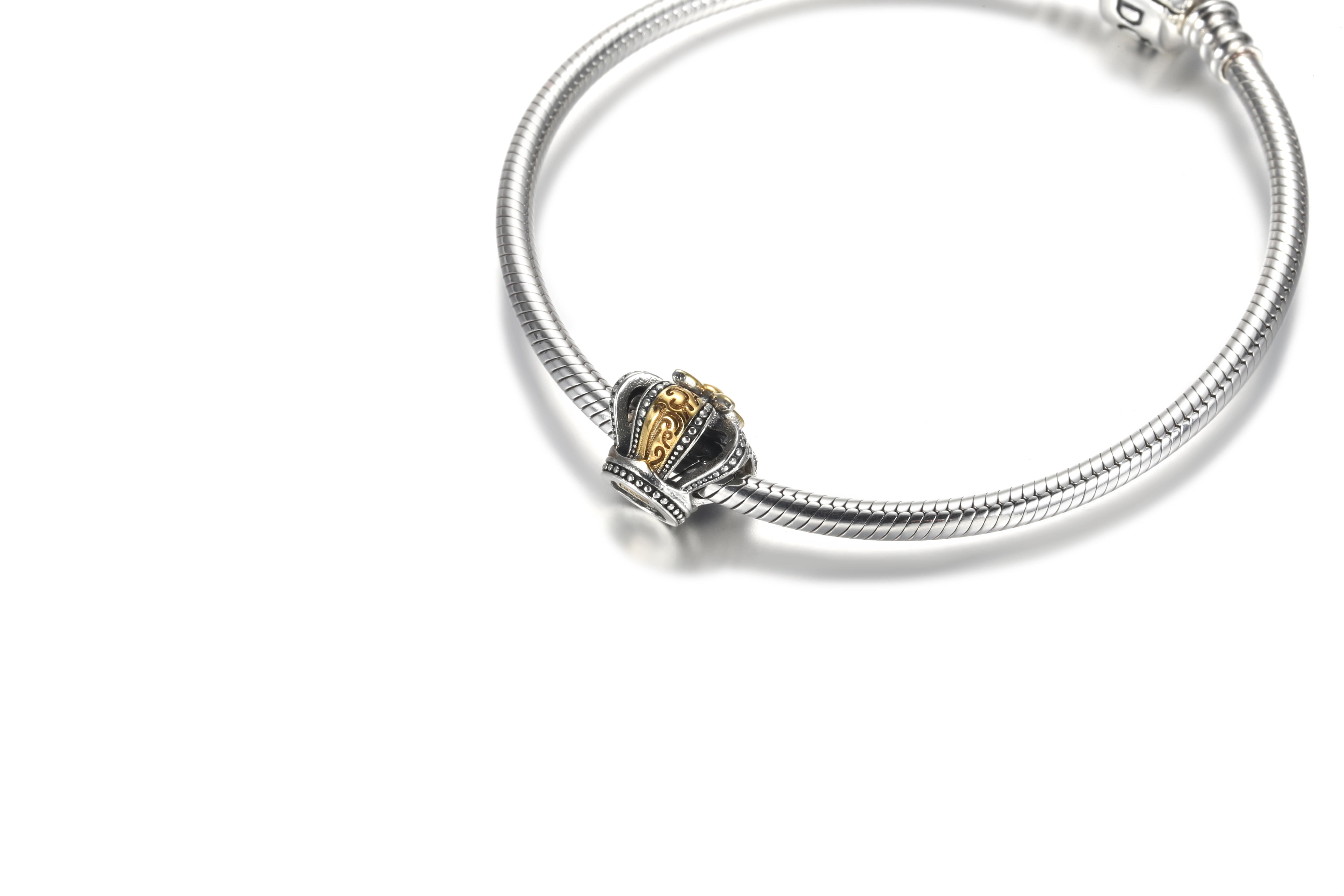 PANDORA Two-tone Regal Crown Bedel - 799340C00