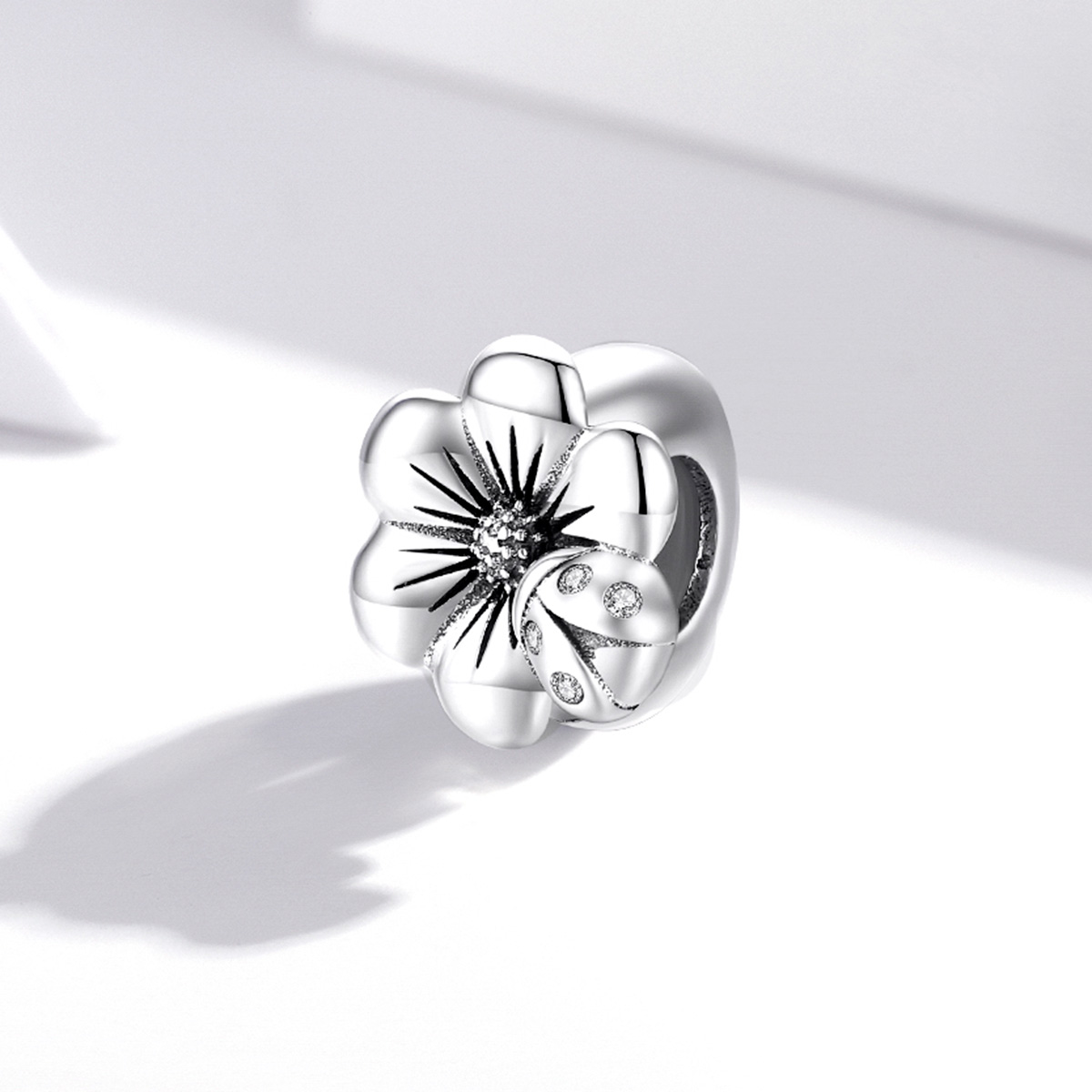 Pandora Style Bloeiende bloem Bedel - SCC1722