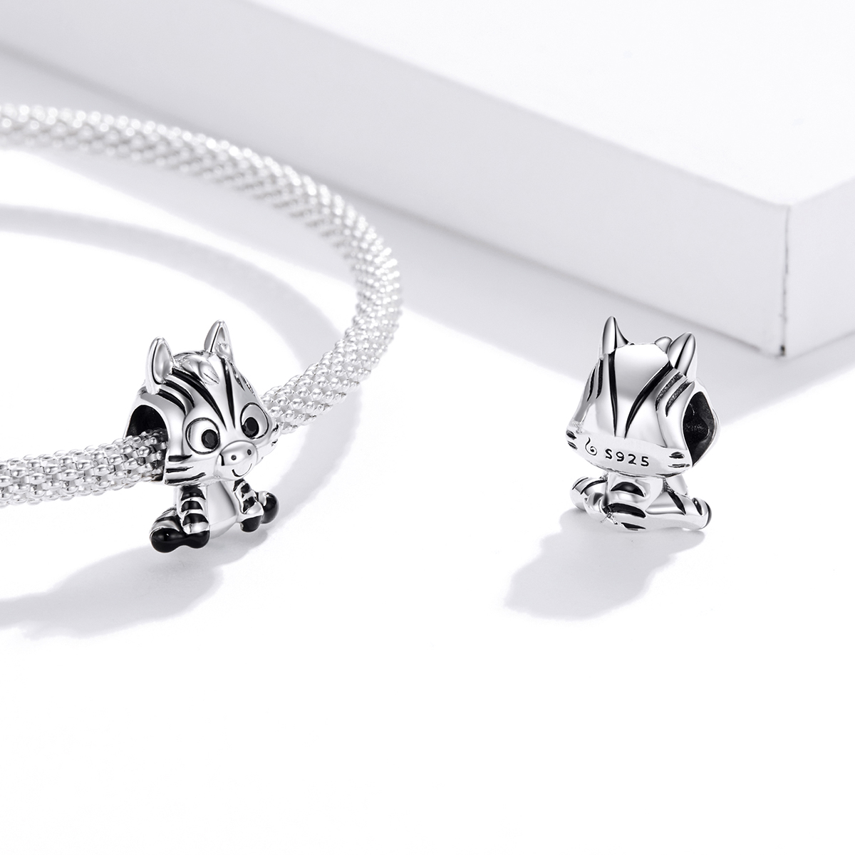 Pandora Style Cartoon Zebra Bedel - BSC387