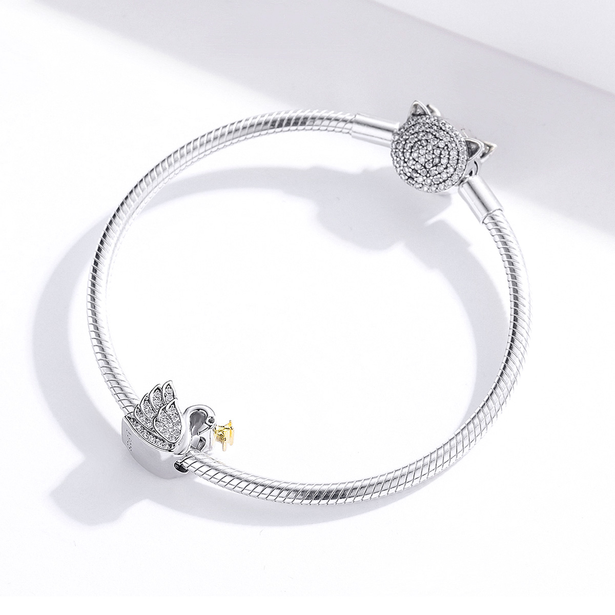 Pandora Style Two-tone Prinses Zwaan Bedel - SCC1343