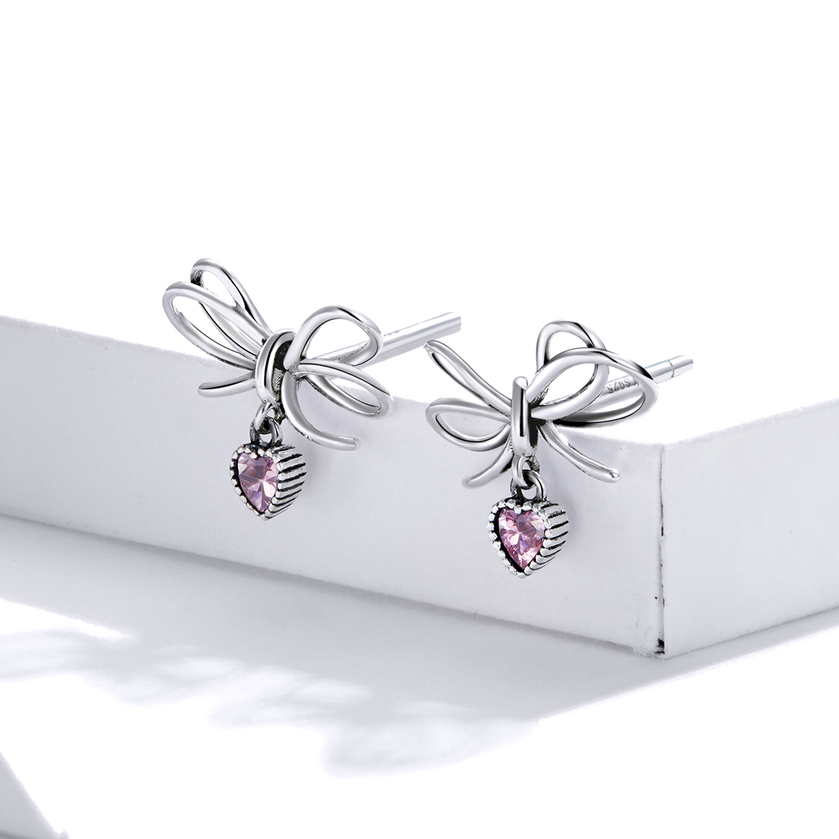 Pandora Style Cadeau met strik Oorknopjes - SCE962