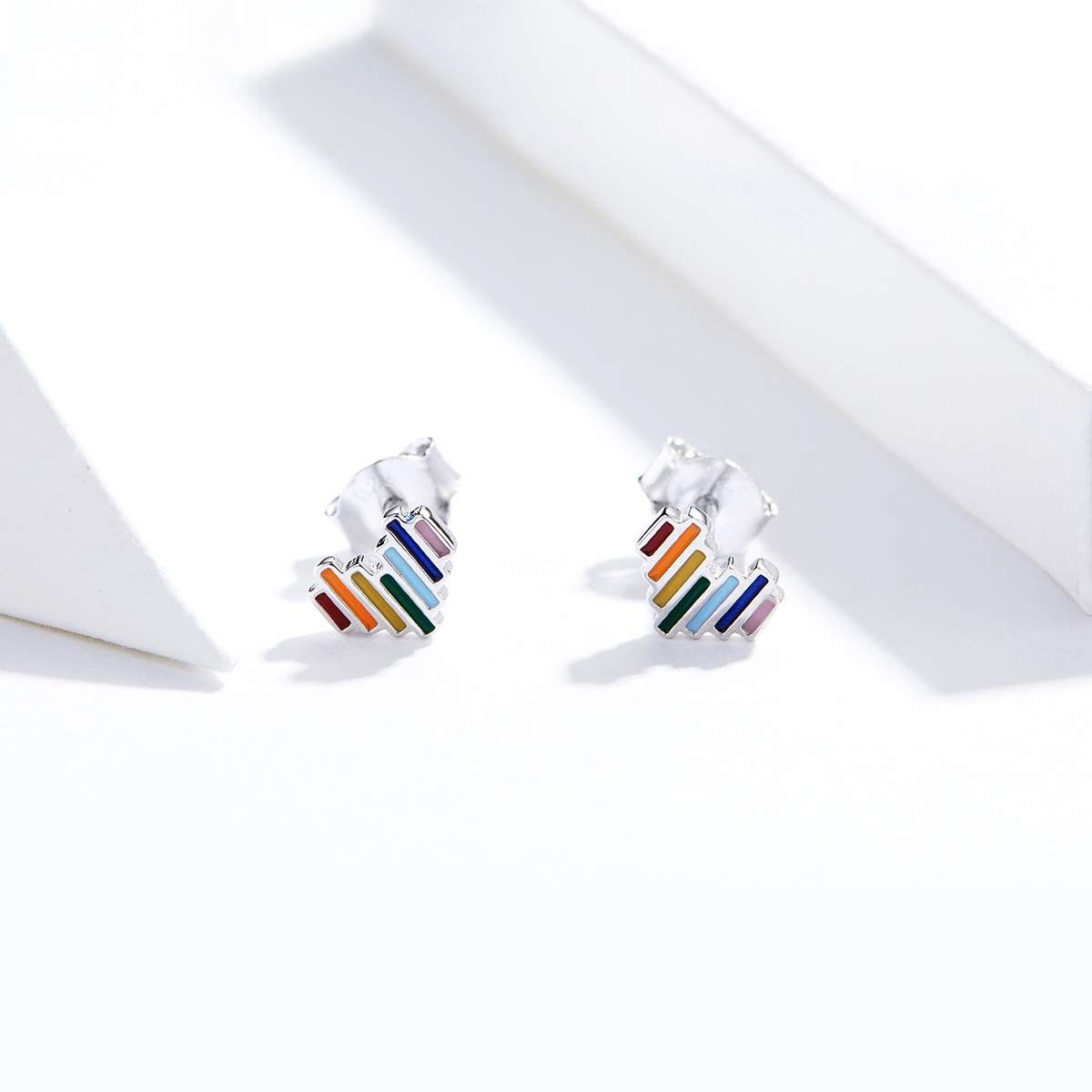 Pandora Style Regenboog Hart Oorknopjes - SCE787