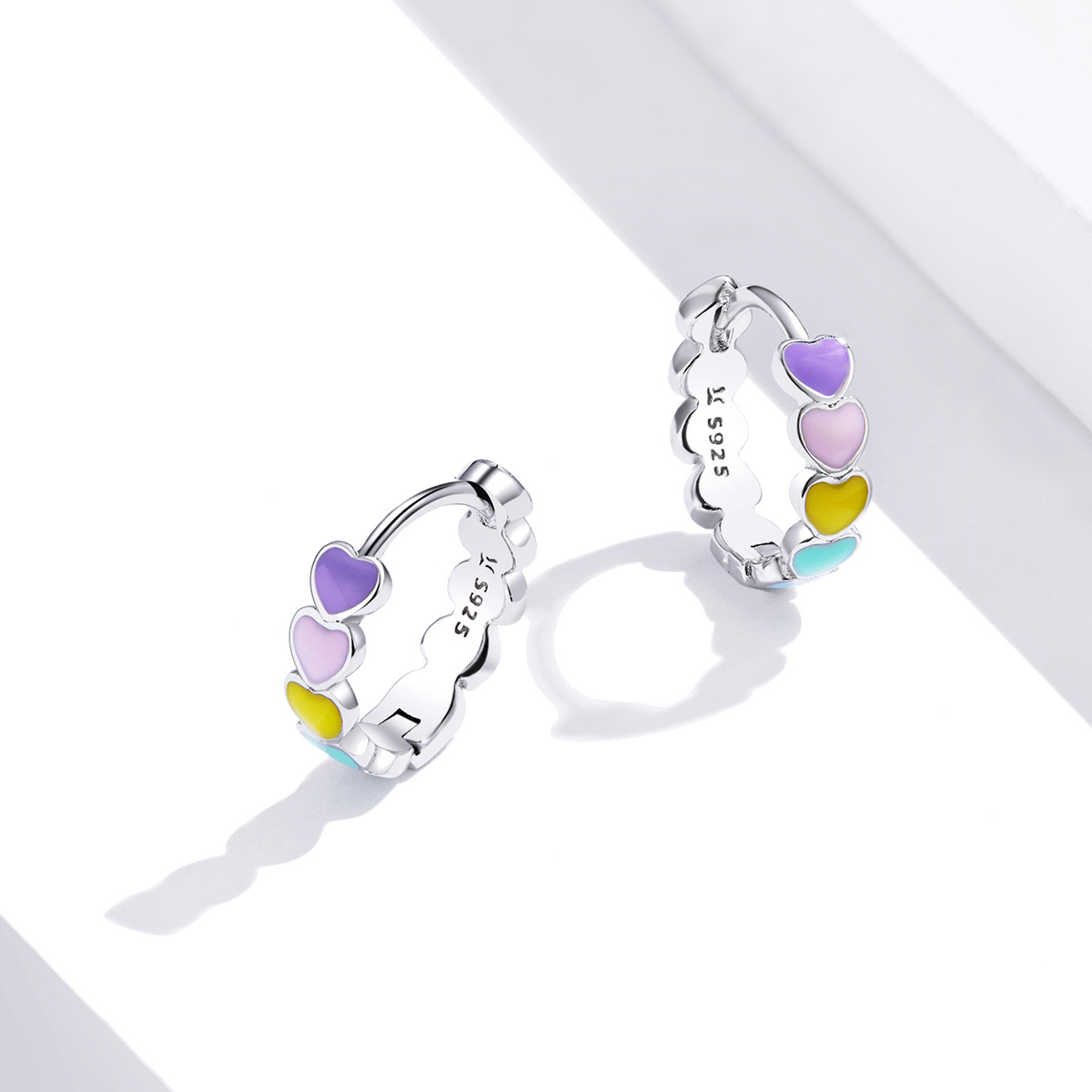 Pandora Style Regenboog Harten Oorringen - SCE909