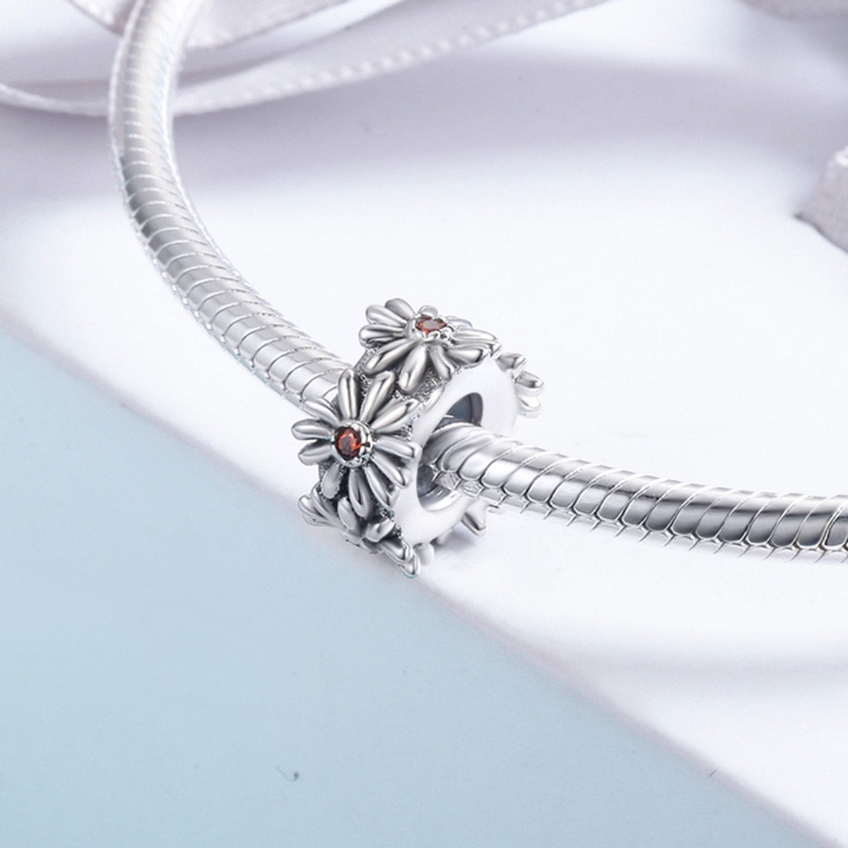 Pandora Style Daisy Krans Spacer Bedel - SCC598