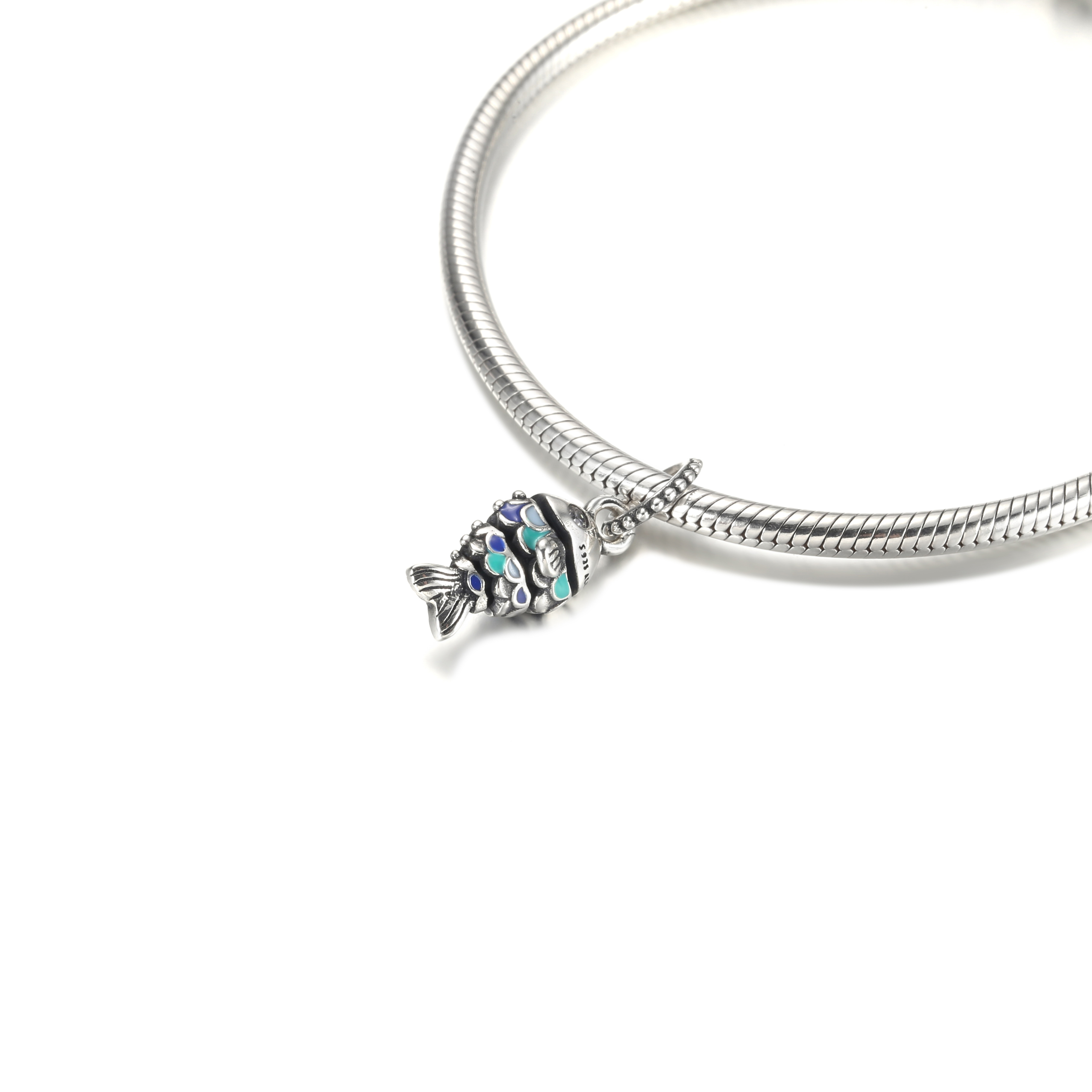 PANDORA Vis met Blauwe Schubben Hangende Bedel - 799428C01