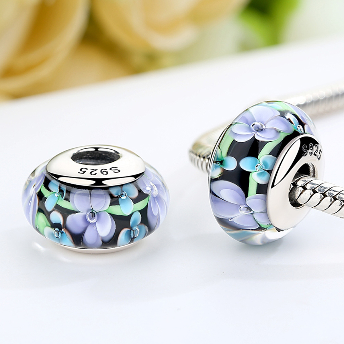 Pandora Style Paarse bloemen Murano Glas Bedel - SCZ009