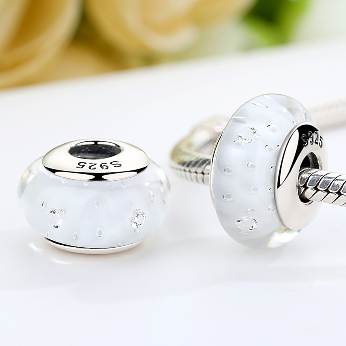 Pandora Style Wit Murano Glas Bedel - SCZ002