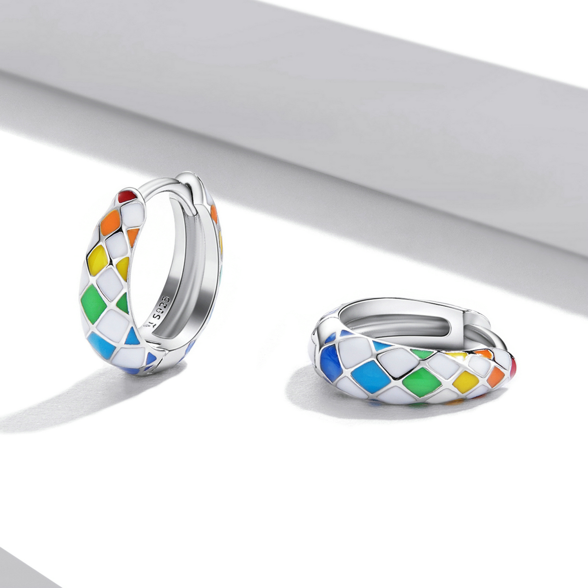 Pandora Style Regenboog Dambord Oorbellen - SCE1351