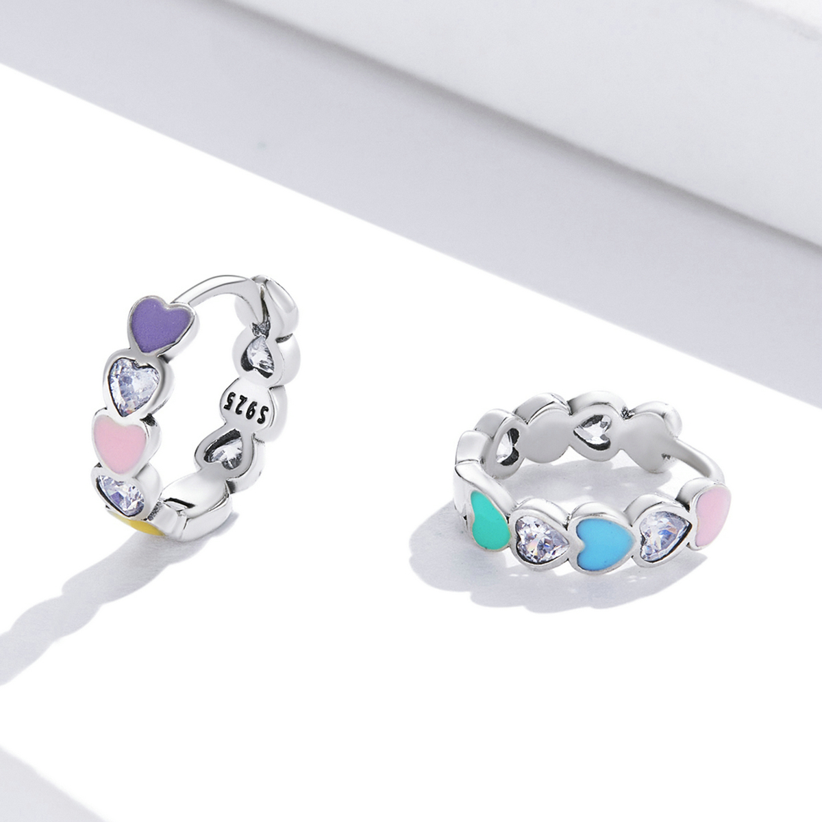 Pandora Style Regenboog Hart Oorbellen - SCE1342