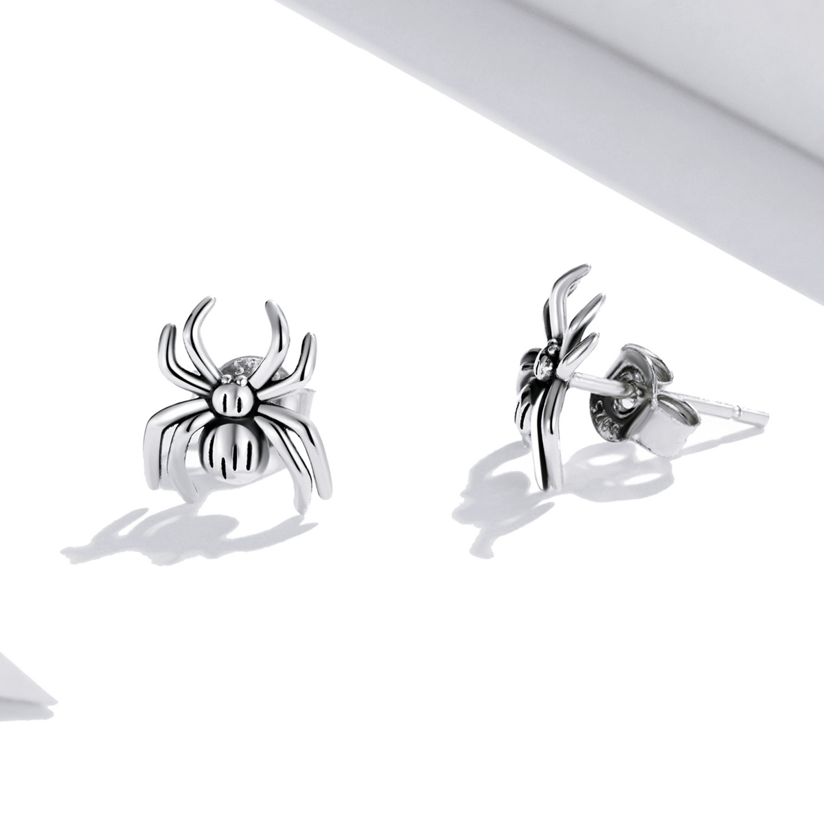 Pandora Style Achtpotige Spider Oorknopjes - SCE1290