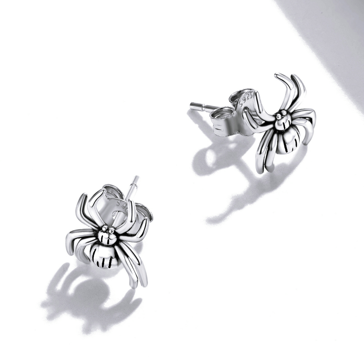 Pandora Style Achtpotige Spider Oorknopjes - SCE1290