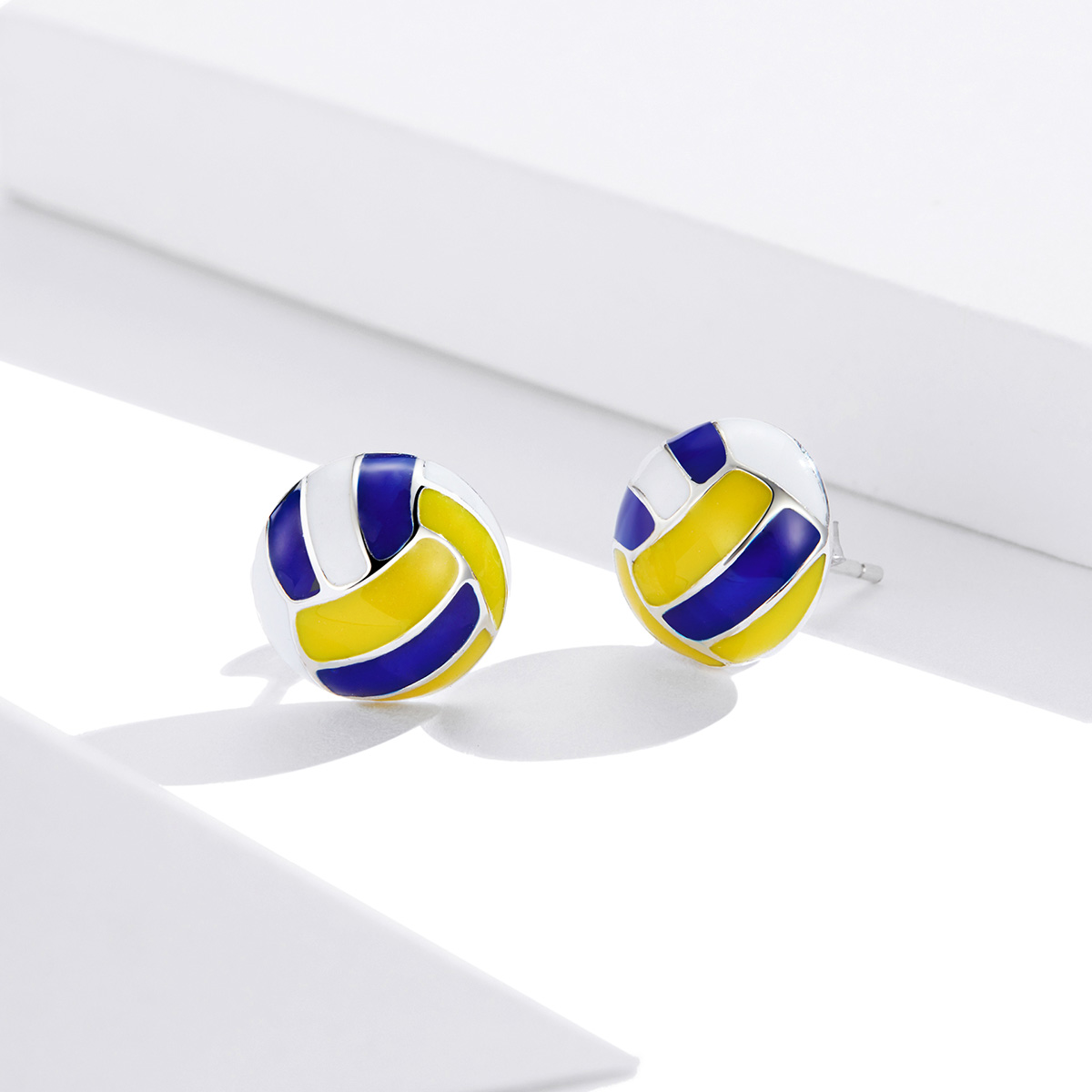 Pandora Style Dynamisch Volleybal Oorknopjes - SCE902