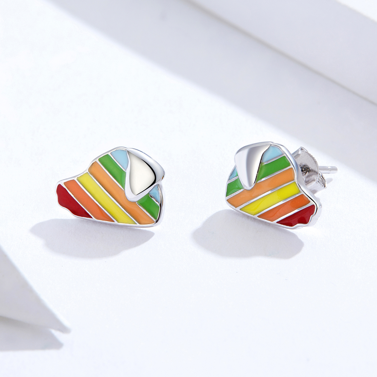 Pandora Style Regenboog Hond Oorknopjes - SCE825