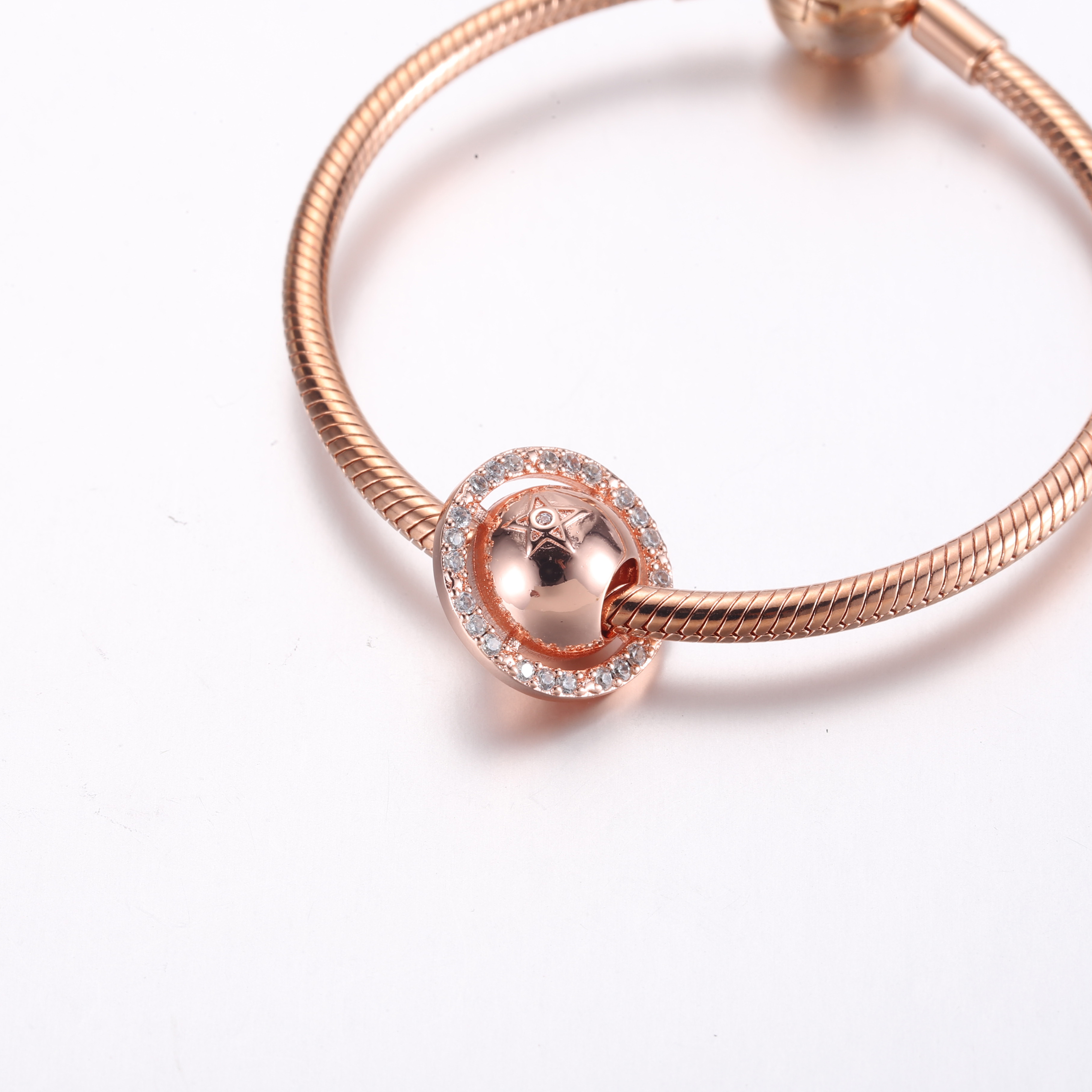 Pandora Saturn planet 14k rosé goud-verguld bedeltje met heldere zirkonia - 782438C01