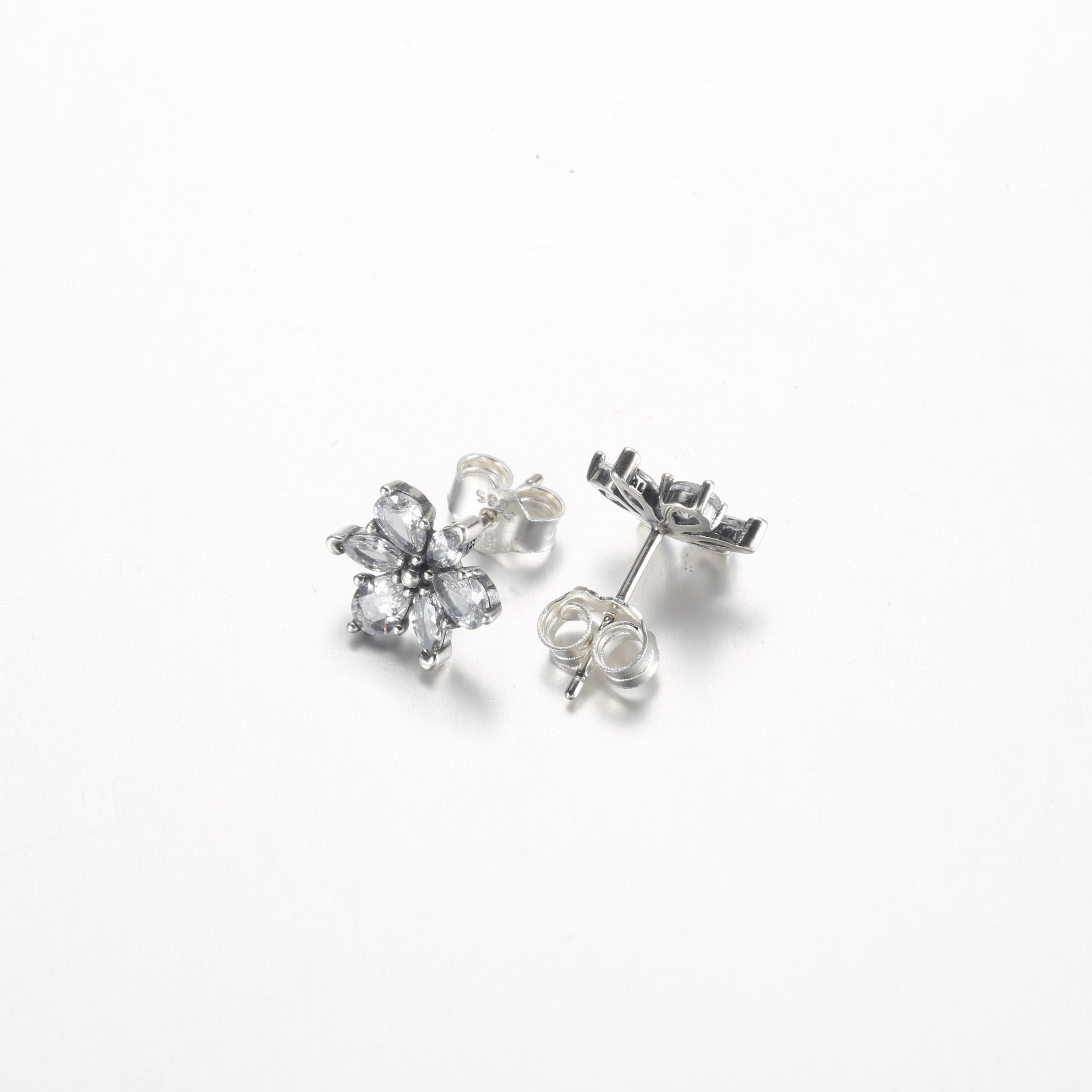 Pandora Sprankelende Herbarium Cluster Stud Oorbellen - 292633C01