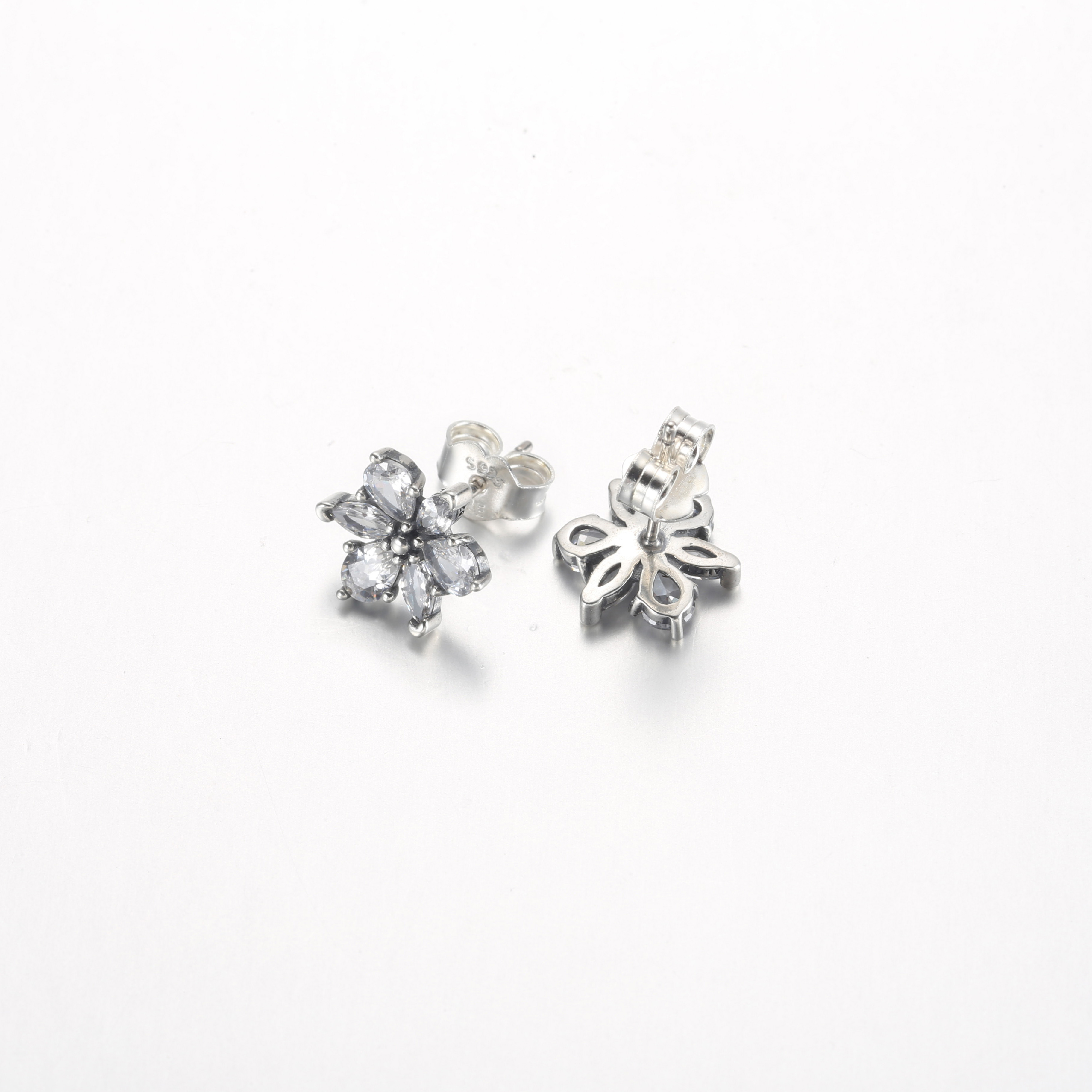 Pandora Sprankelende Herbarium Cluster Stud Oorbellen - 292633C01